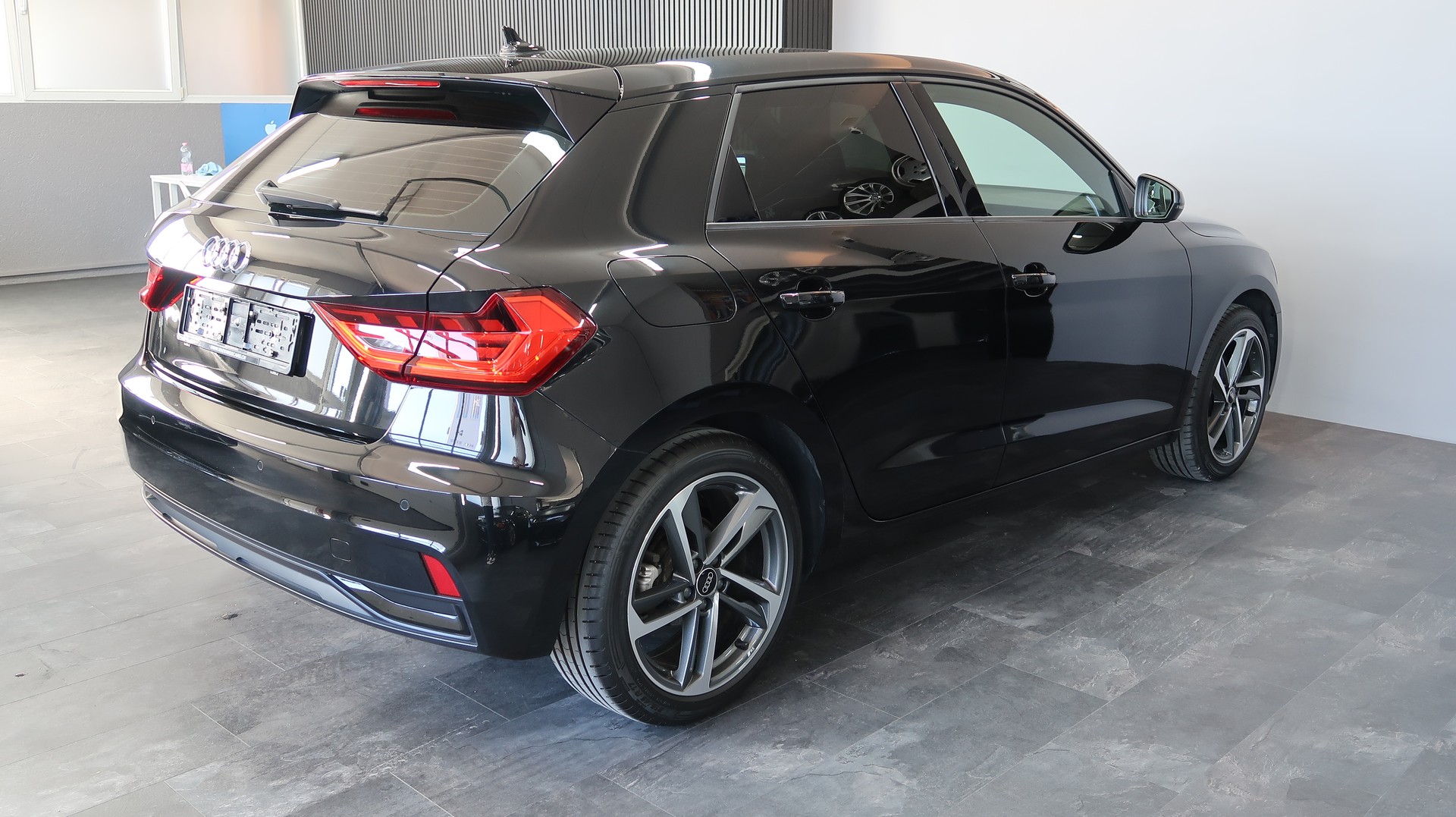 AUDI A1 Sportback 35 TFSI Intérieur S Line / 150CV / CH / GARANTIE / KEYLESS-image-9