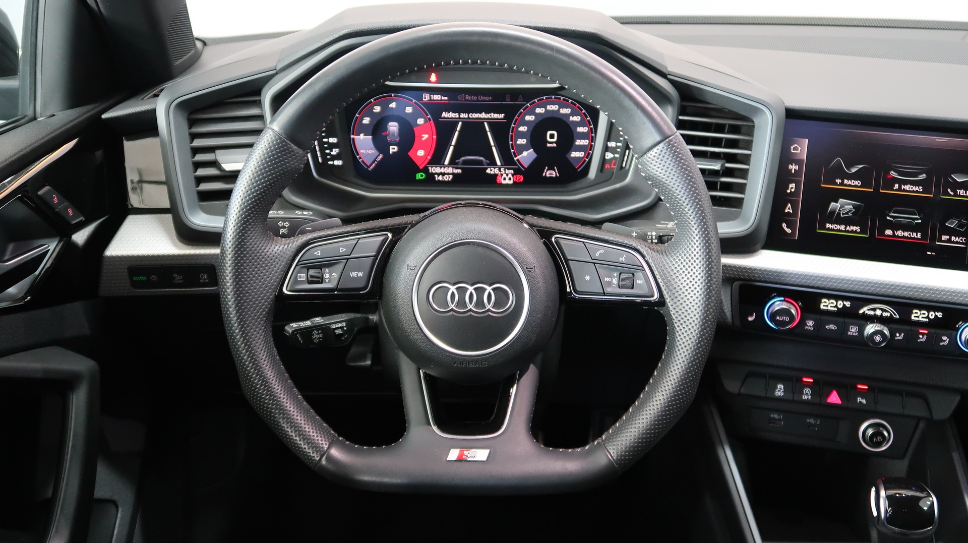 AUDI A1 Sportback 35 TFSI Intérieur S Line / 150CV / CH / GARANTIE / KEYLESS-image-26