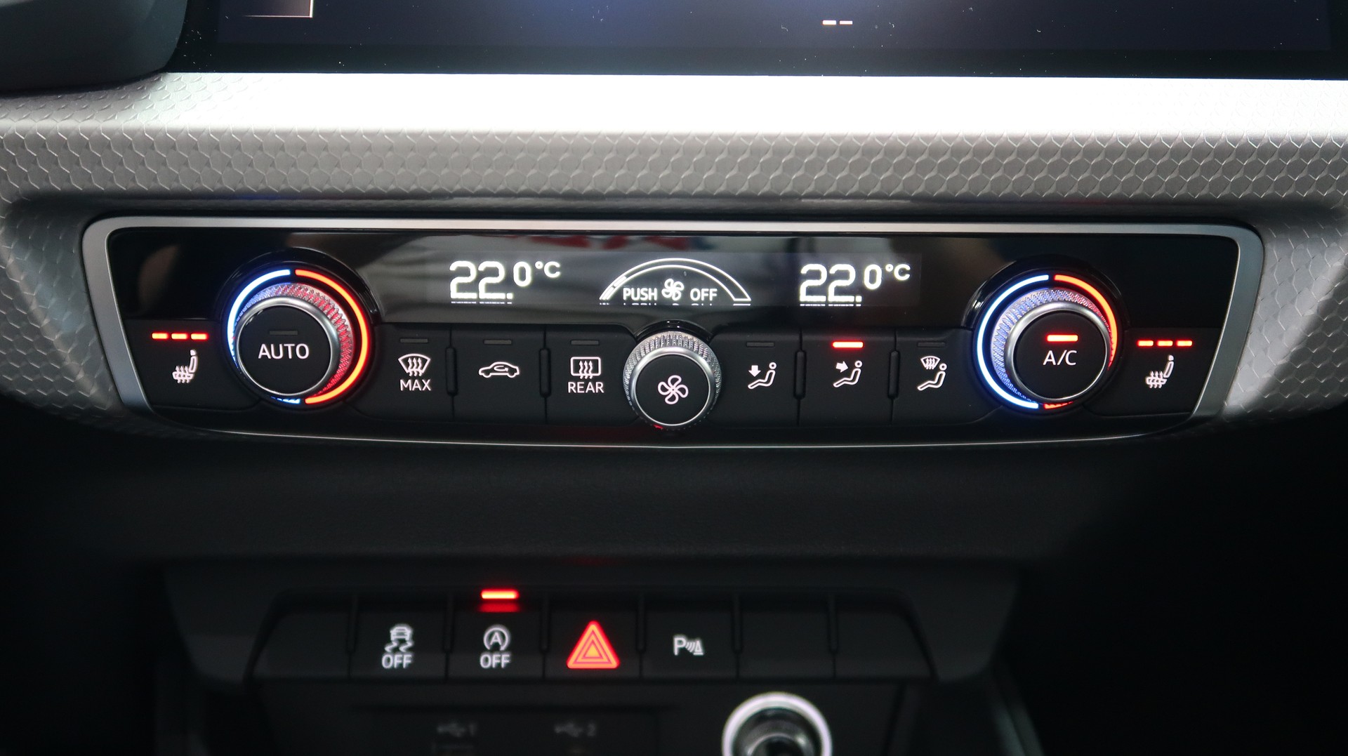 AUDI A1 Sportback 35 TFSI Intérieur S Line / 150CV / CH / GARANTIE / KEYLESS-image-28