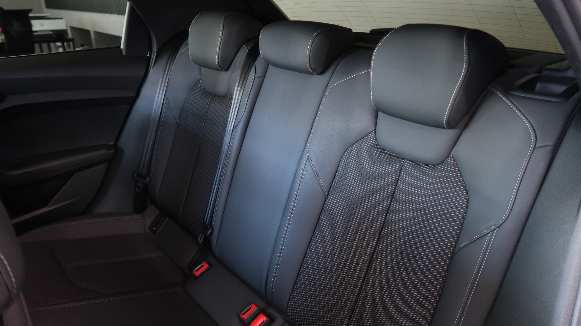 AUDI A1 Sportback 35 TFSI Intérieur S Line / 150CV / CH / GARANTIE / KEYLESS-image-21