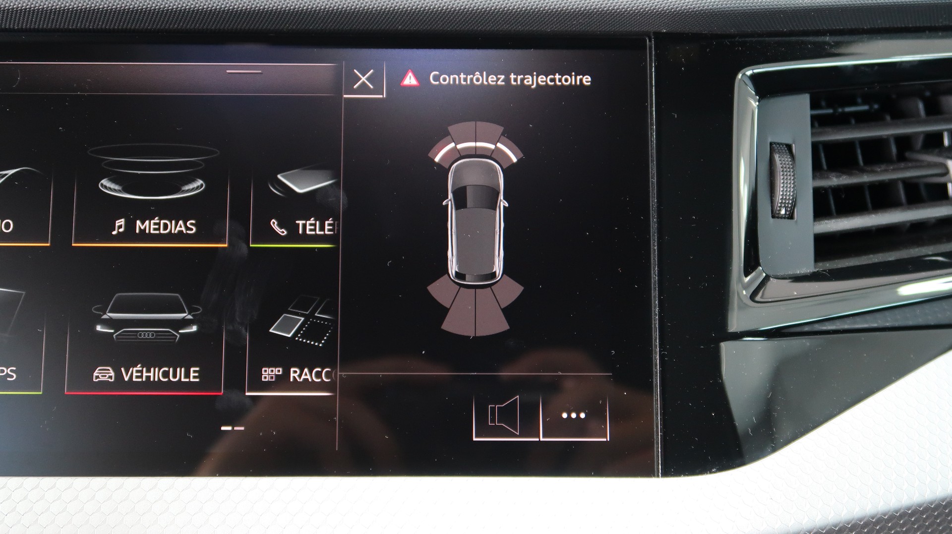 AUDI A1 Sportback 35 TFSI Intérieur S Line / 150CV / CH / GARANTIE / KEYLESS-image-23