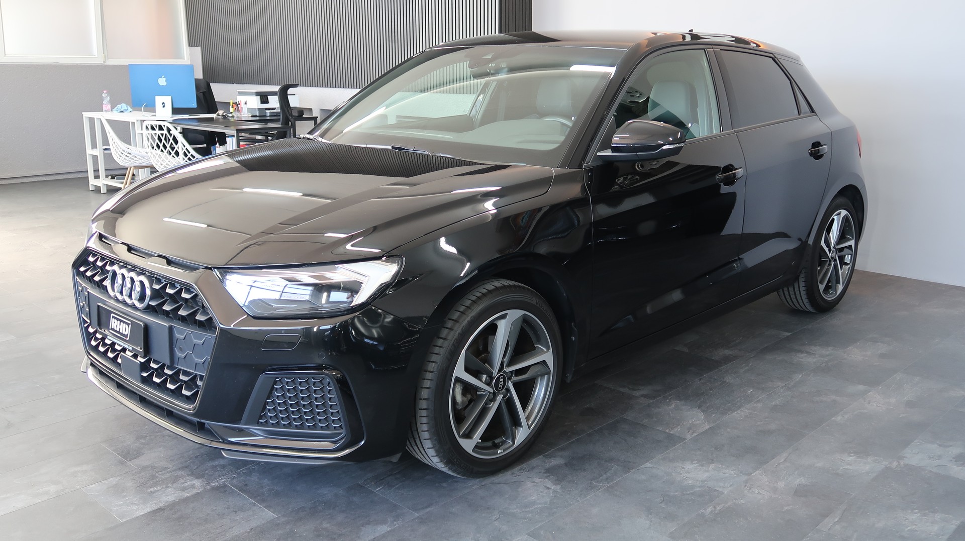 AUDI A1 Sportback 35 TFSI Intérieur S Line / 150CV / CH / GARANTIE / KEYLESS-image-2