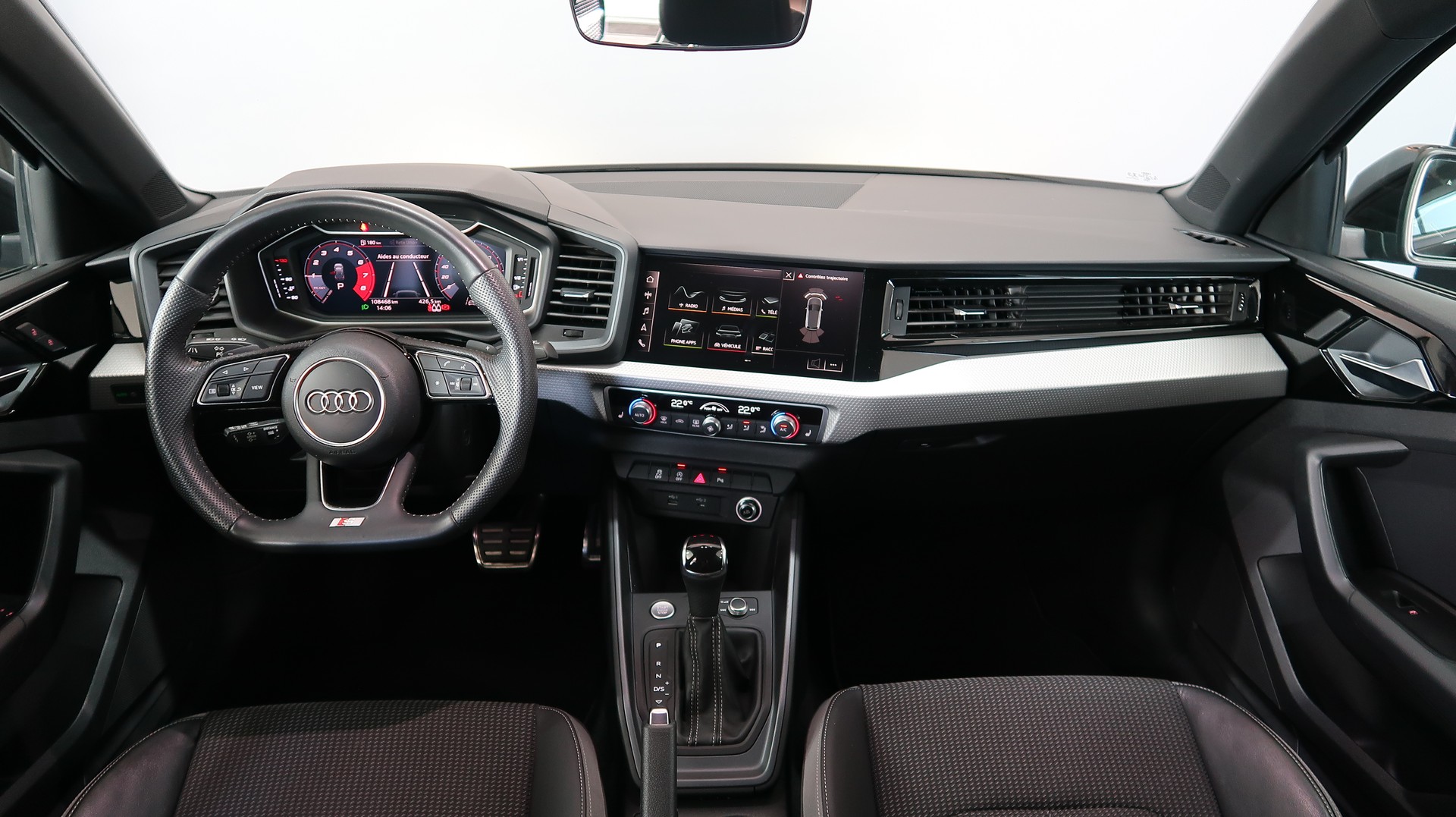 AUDI A1 Sportback 35 TFSI Intérieur S Line / 150CV / CH / GARANTIE / KEYLESS-image-30