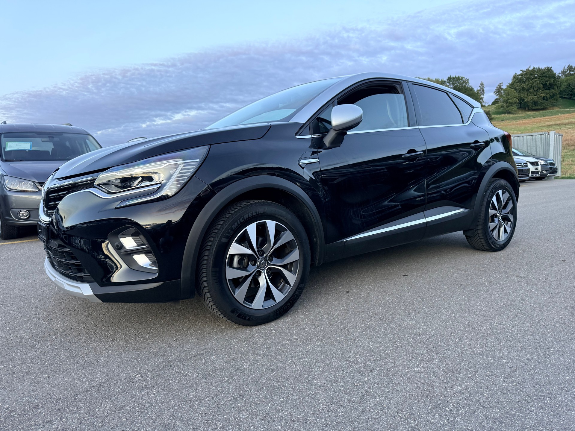 RENAULT Captur 1.3 TCe EDC Intens EDC-image-0
