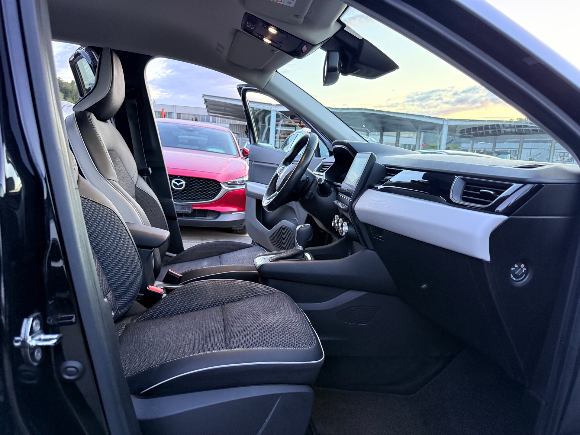 RENAULT Captur 1.3 TCe EDC Intens EDC-image-12