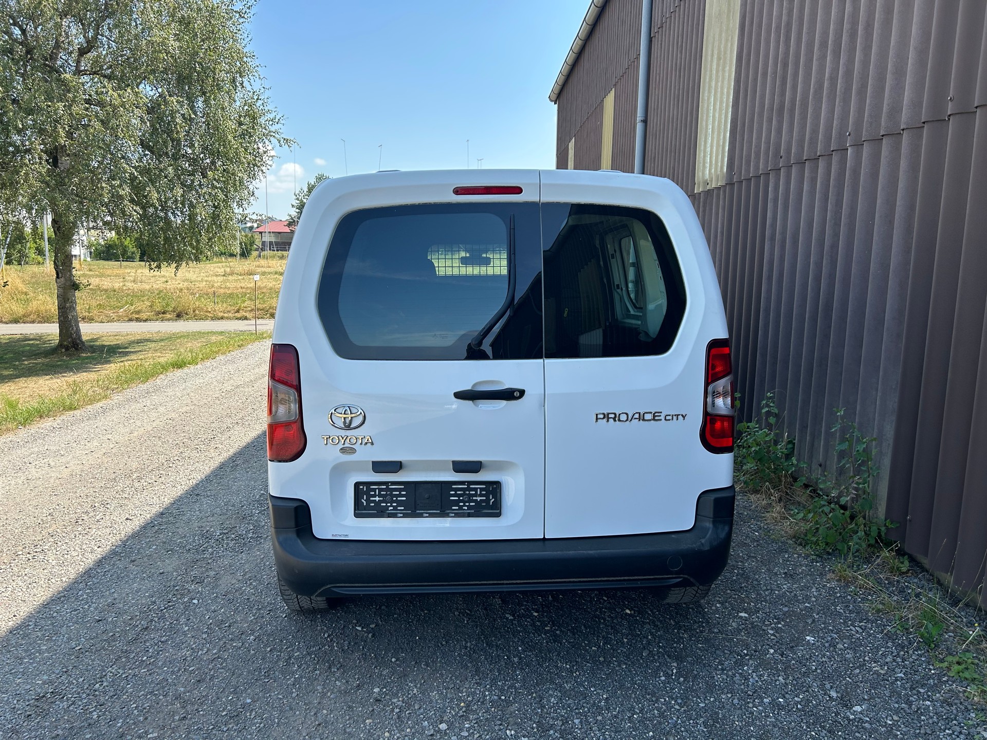 TOYOTA Proace City Van 1.5D Premium Medium Automatik mit frische Ab MFK und Service-image-4