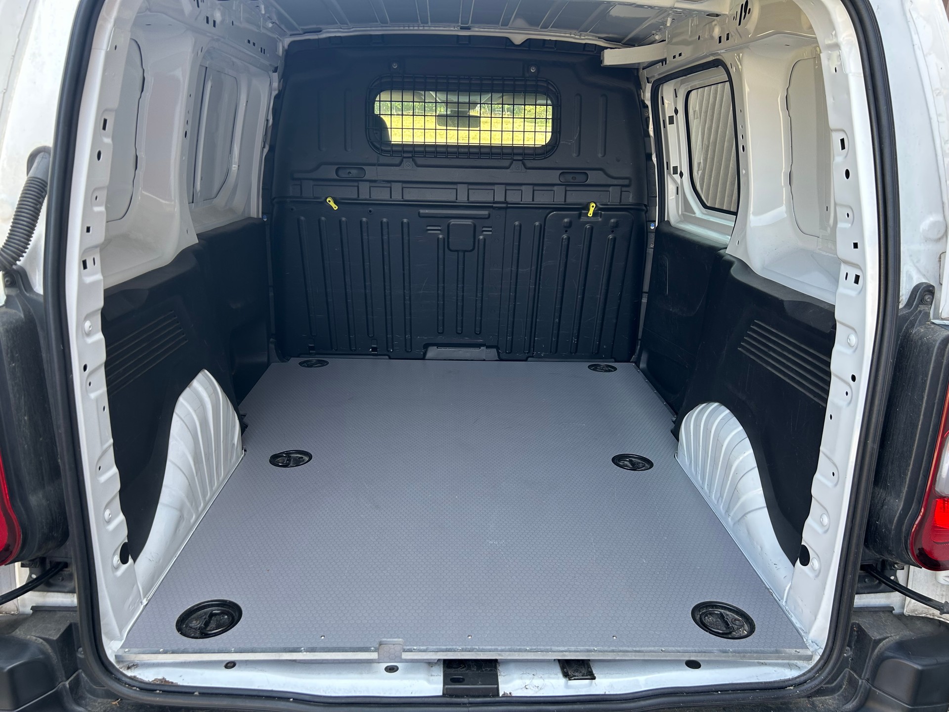 TOYOTA Proace City Van 1.5D Premium Medium Automatik mit frische Ab MFK und Service-image-14