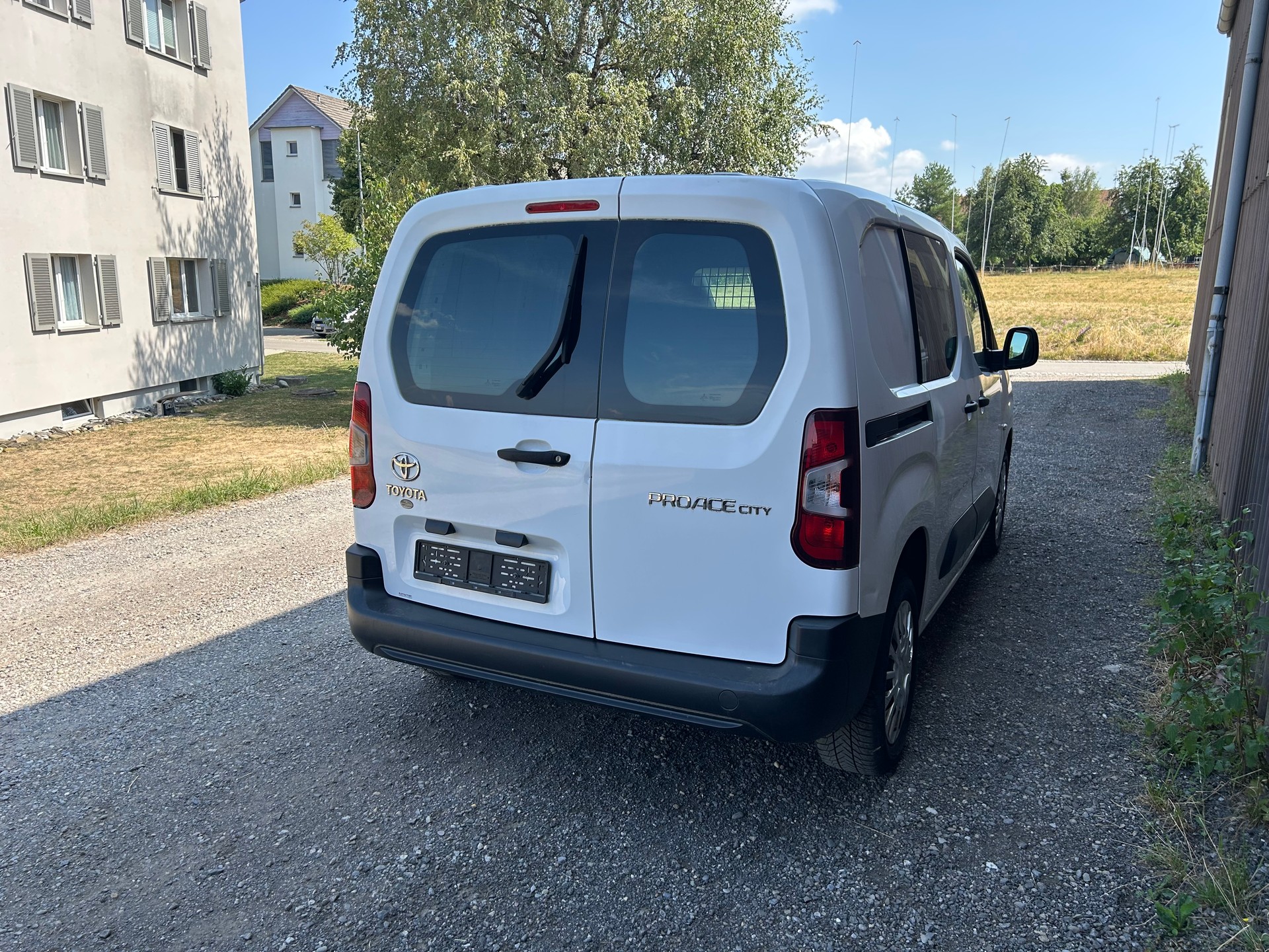 TOYOTA Proace City Van 1.5D Premium Medium Automatik mit frische Ab MFK und Service-image-6