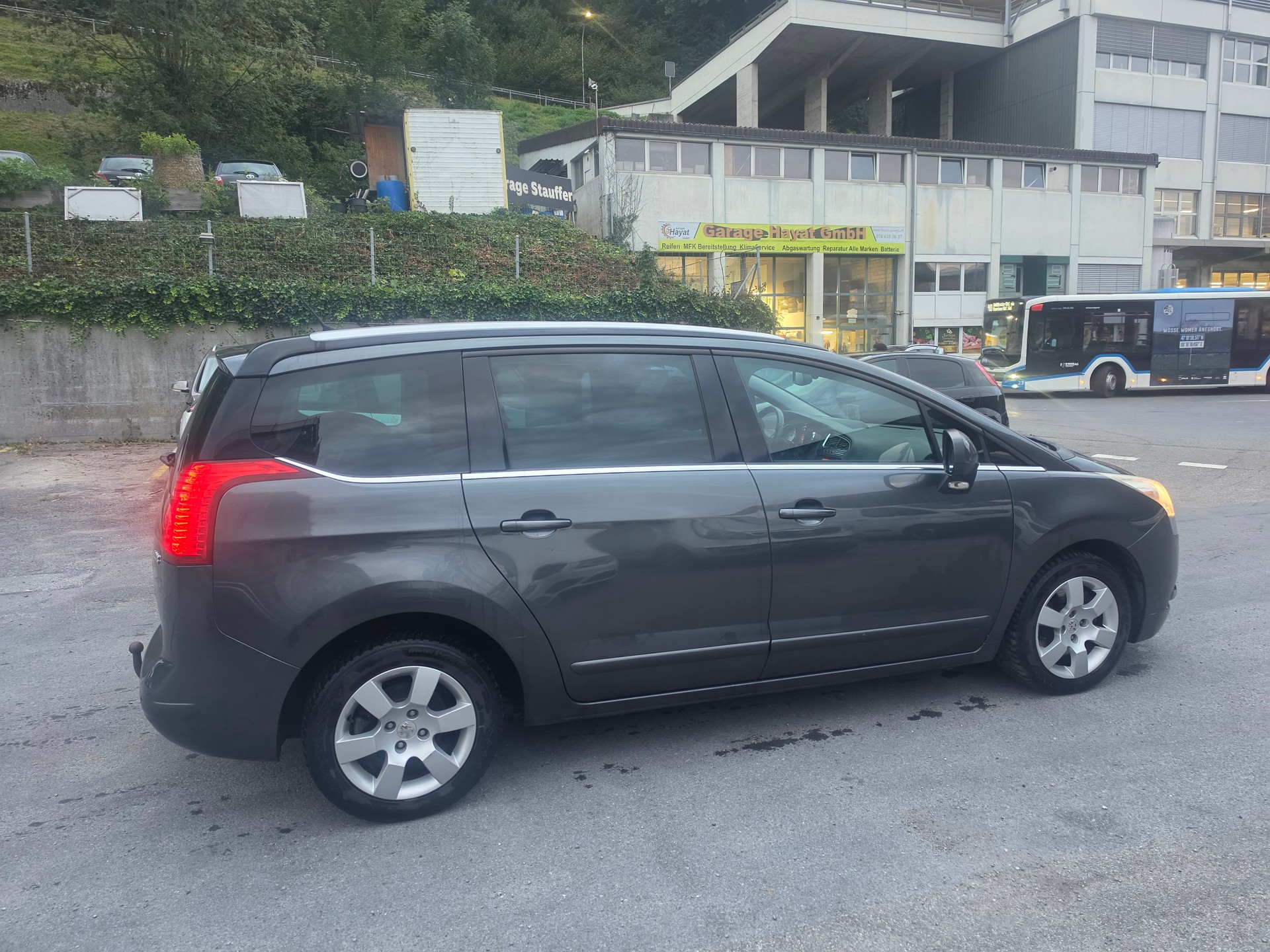 PEUGEOT 5008 1.6 16V T Sport Pack Automatic-image-6
