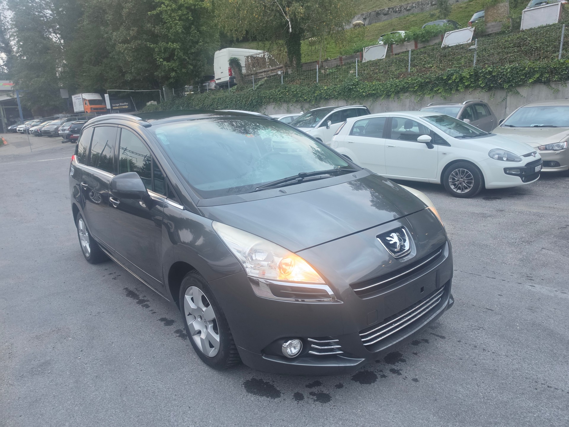 PEUGEOT 5008 1.6 16V T Sport Pack Automatic-image-1