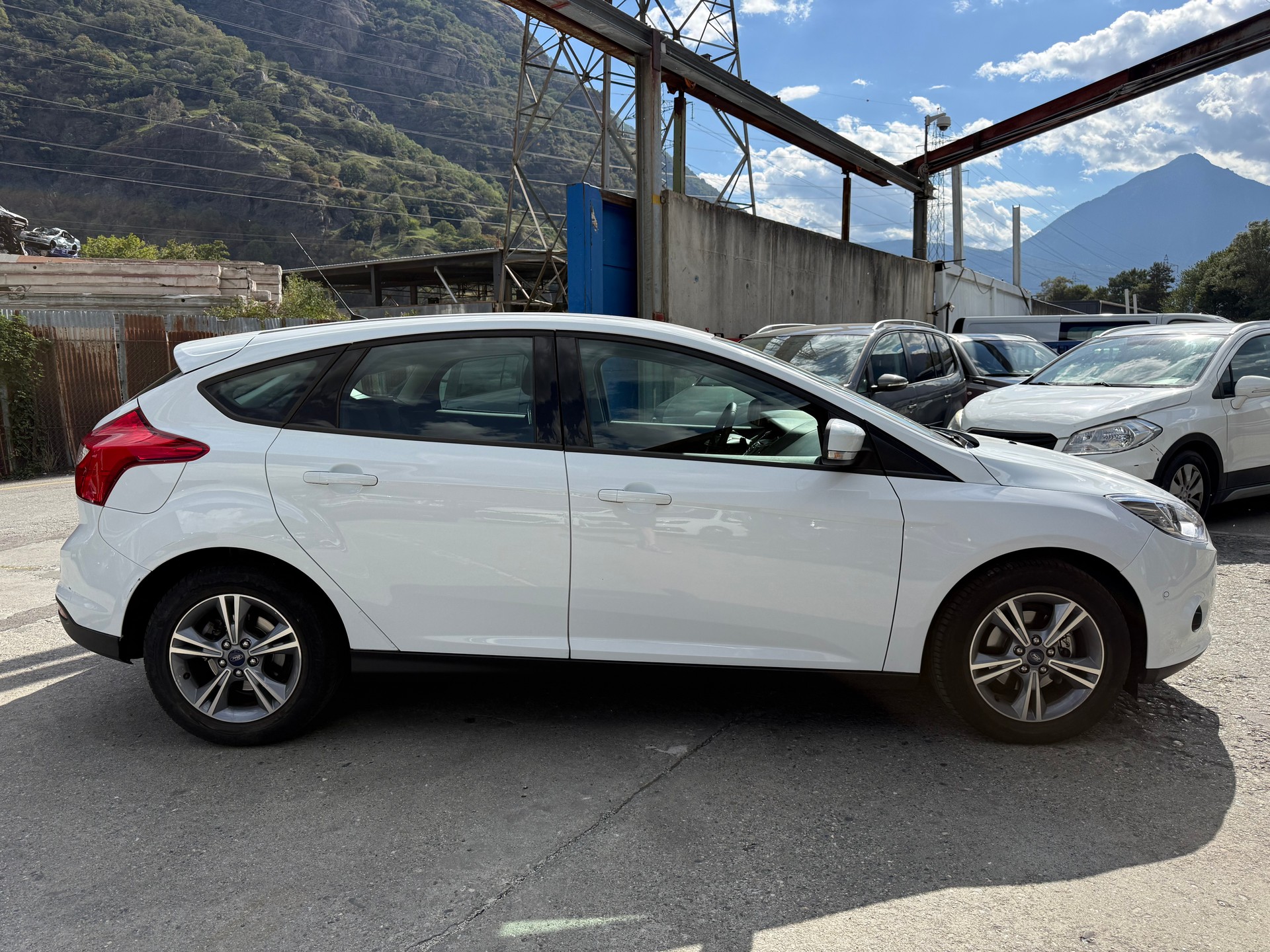 FORD Focus 1.0 SCTi Titanium-image-4