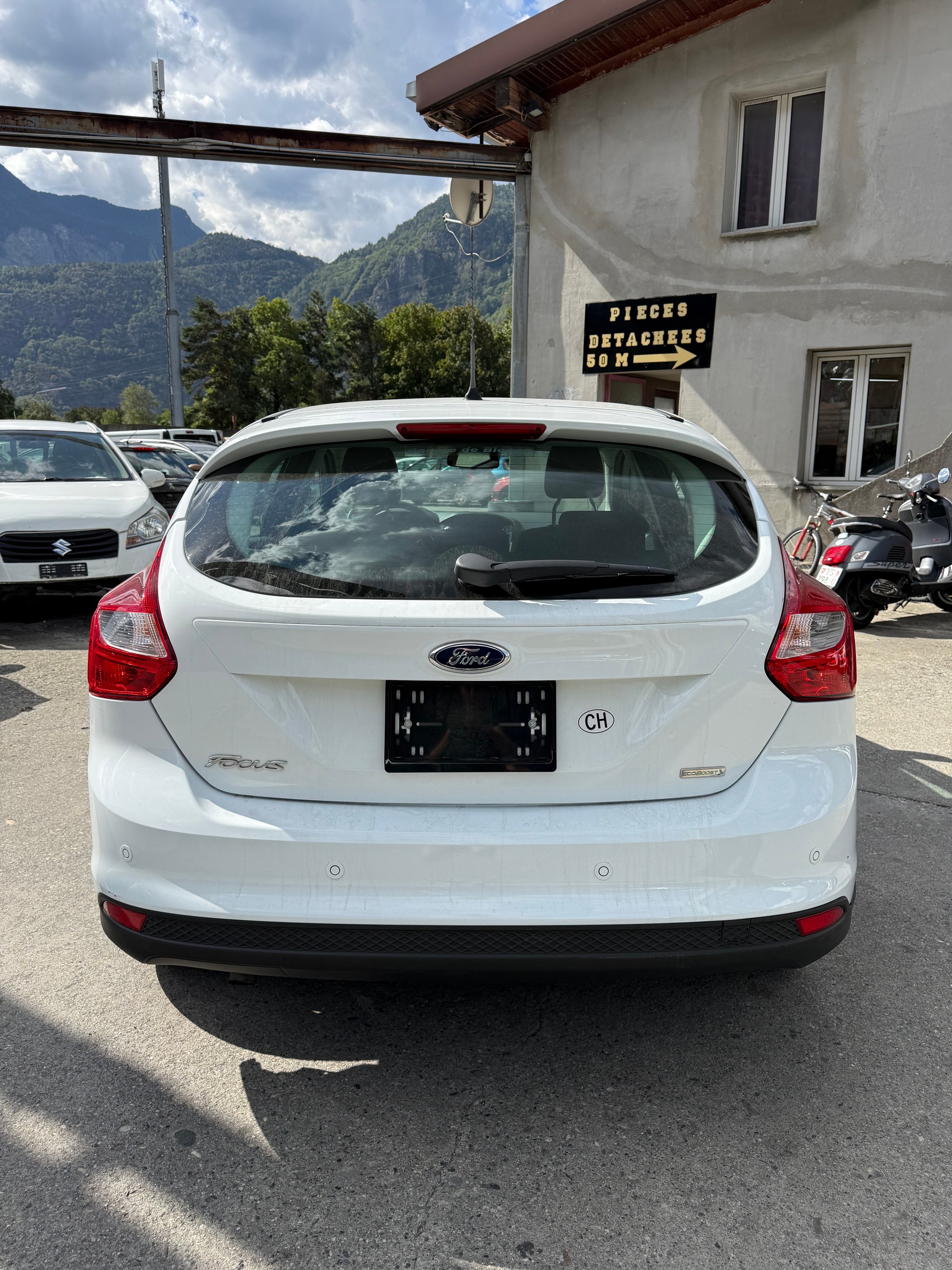 FORD Focus 1.0 SCTi Titanium-image-6