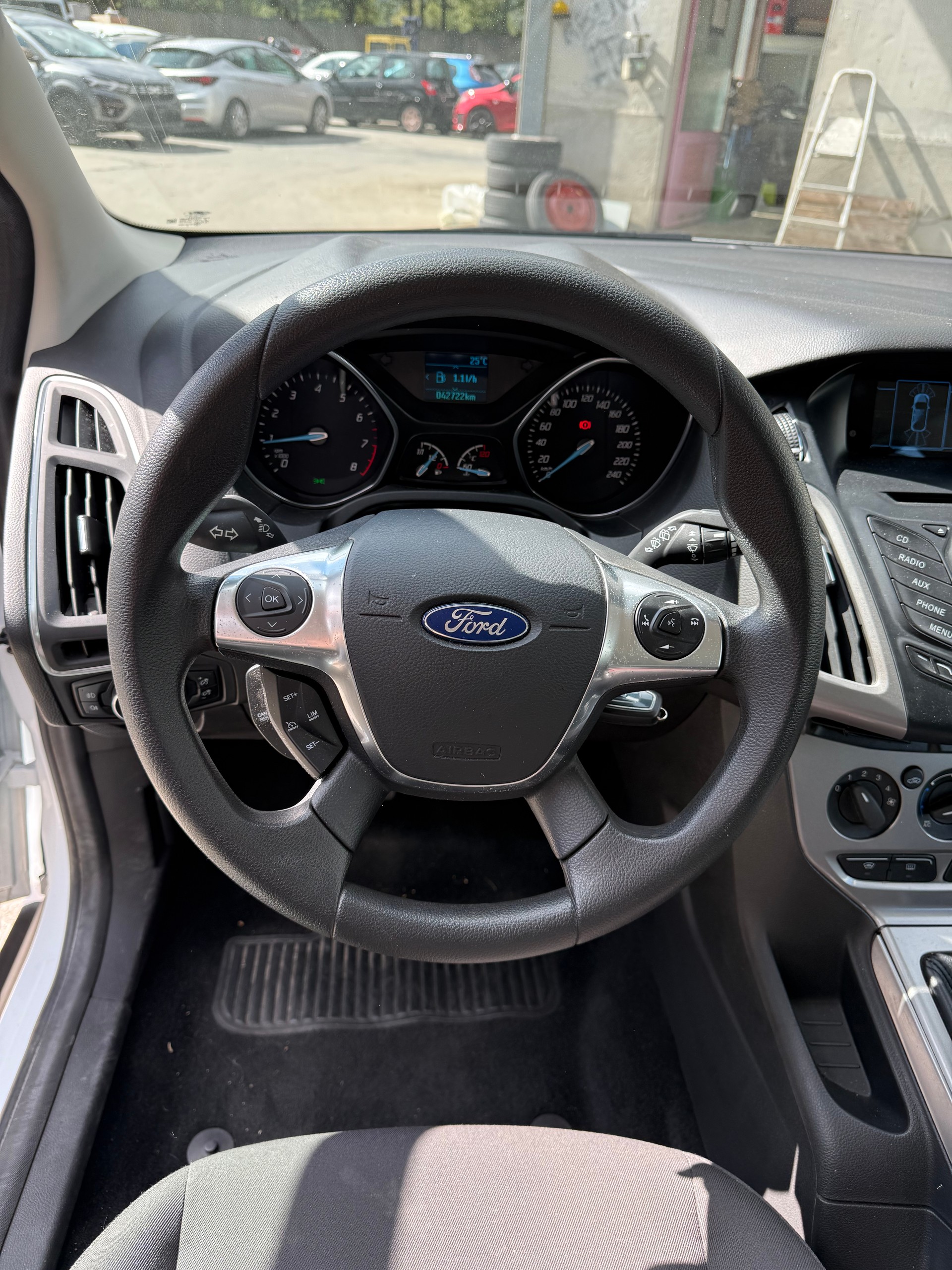 FORD Focus 1.0 SCTi Titanium-image-11