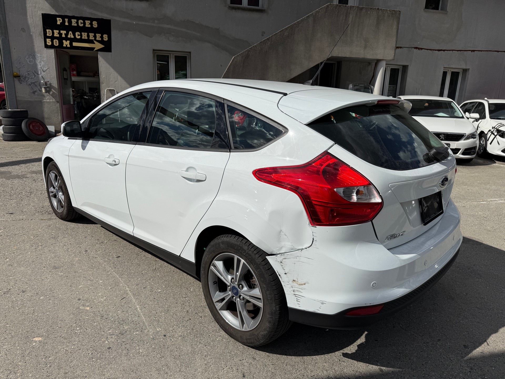 FORD Focus 1.0 SCTi Titanium-image-7