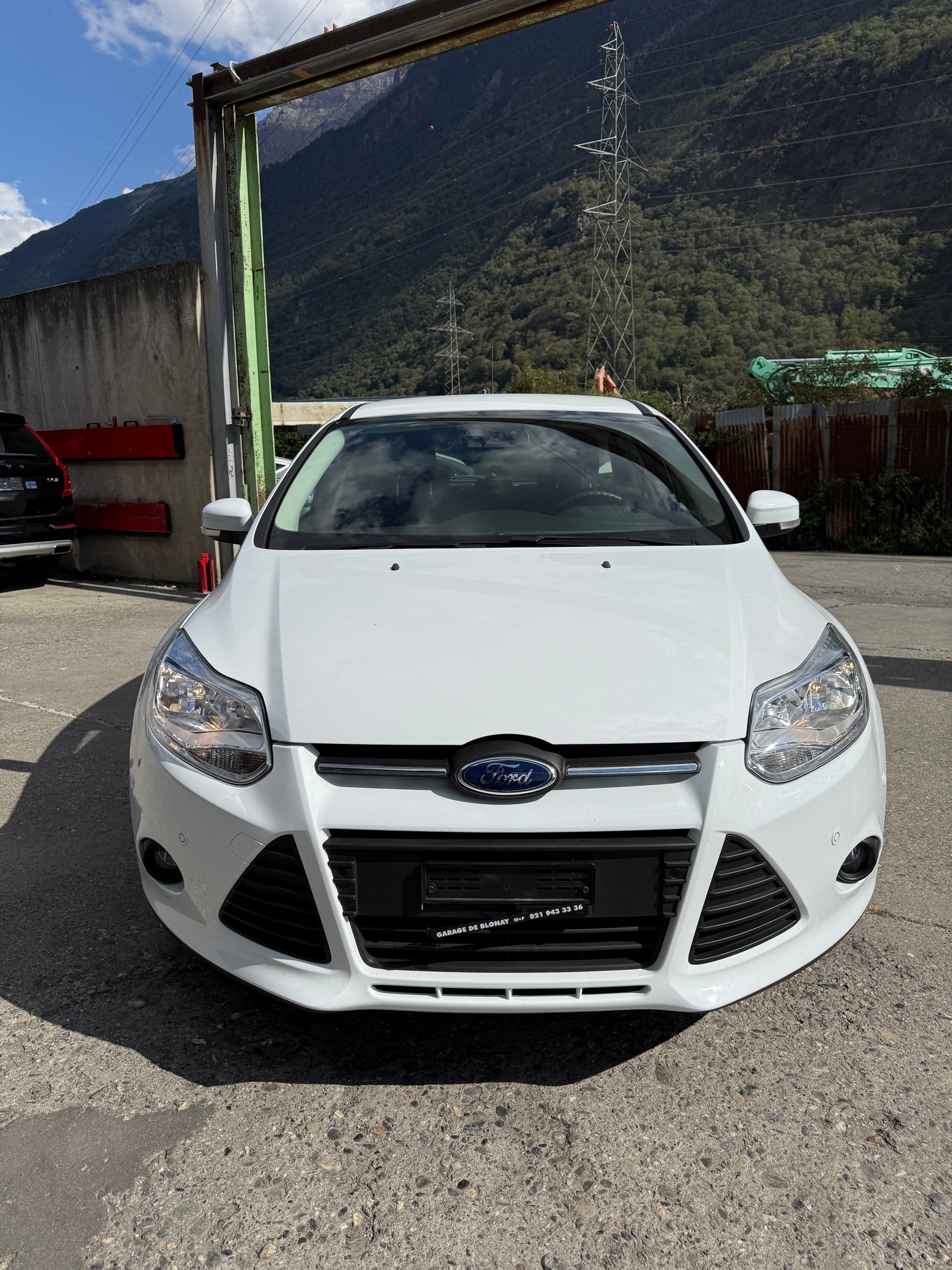 FORD Focus 1.0 SCTi Titanium-image-2