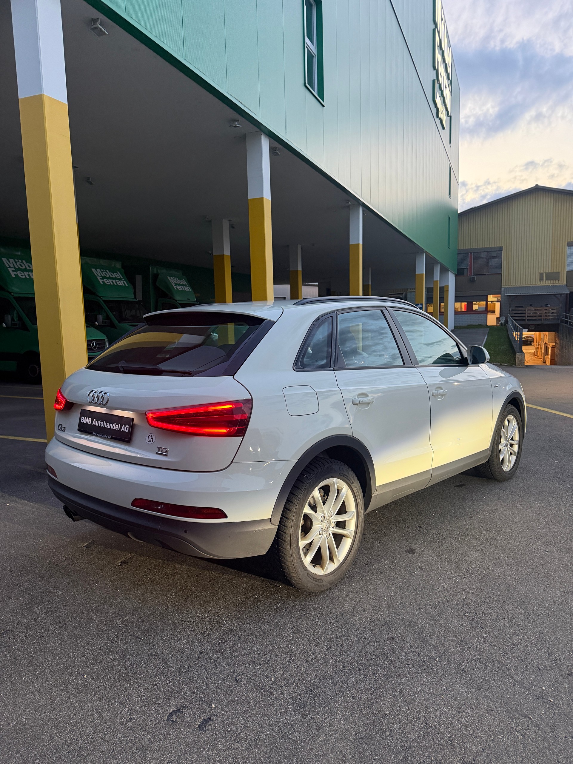 AUDI Q3 2.0 TDI quattro S-tronic-image-6