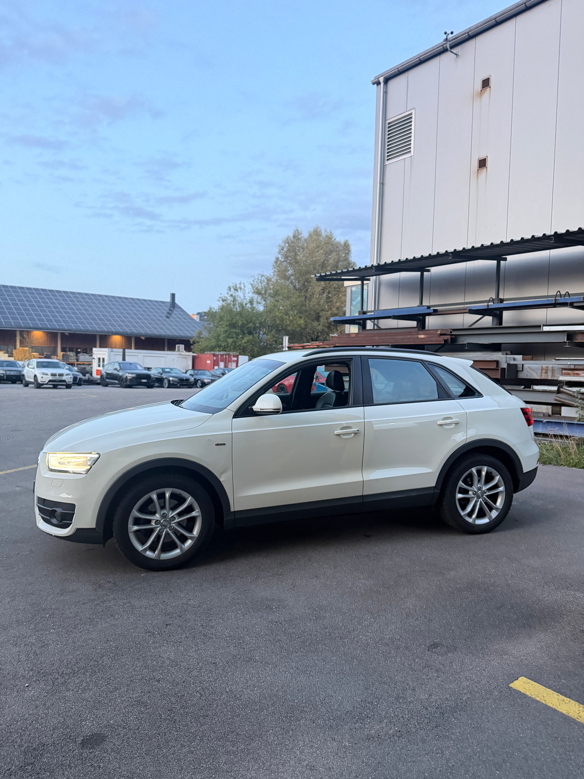 AUDI Q3 2.0 TDI quattro S-tronic-image-3