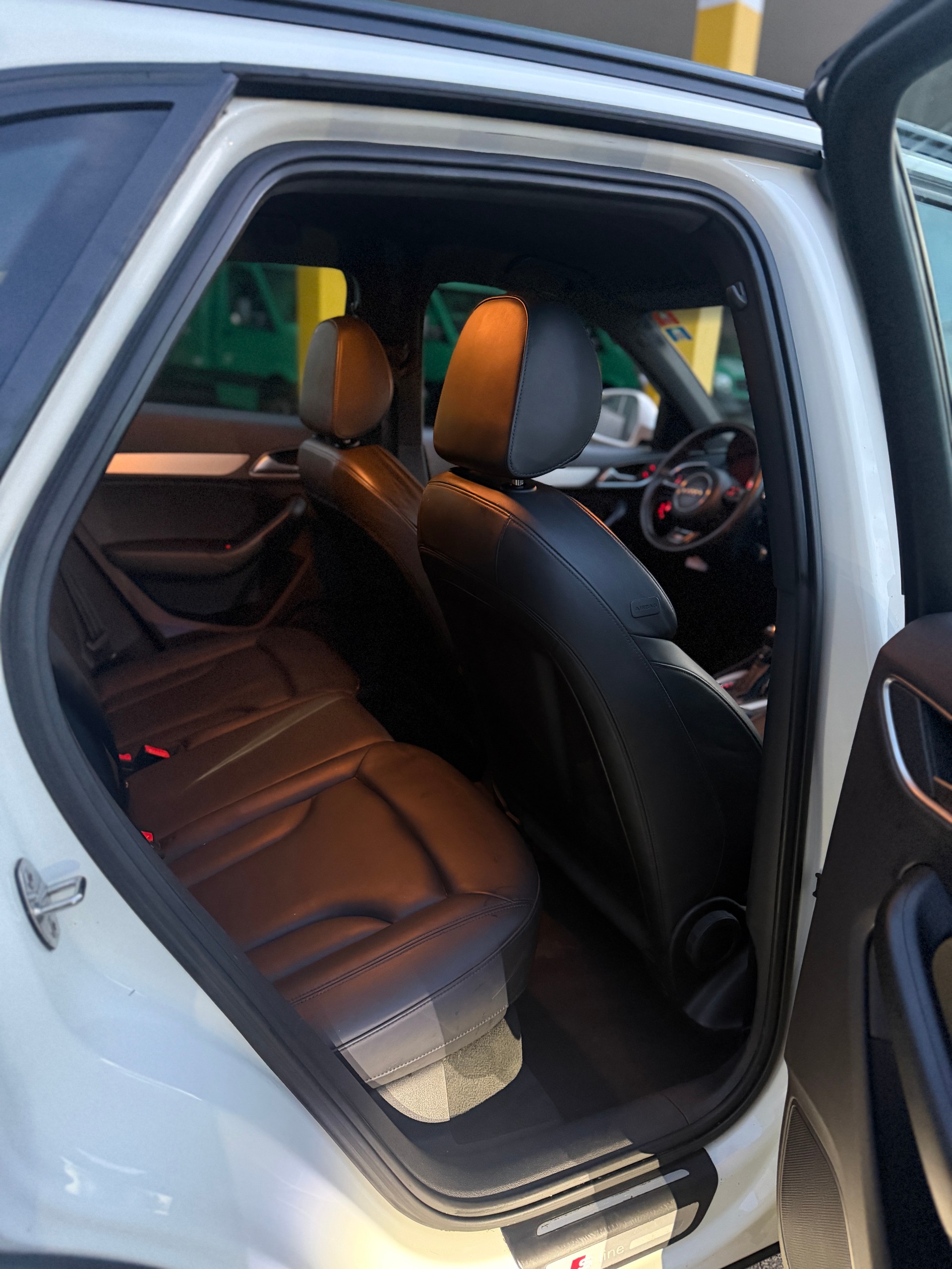 AUDI Q3 2.0 TDI quattro S-tronic-image-13