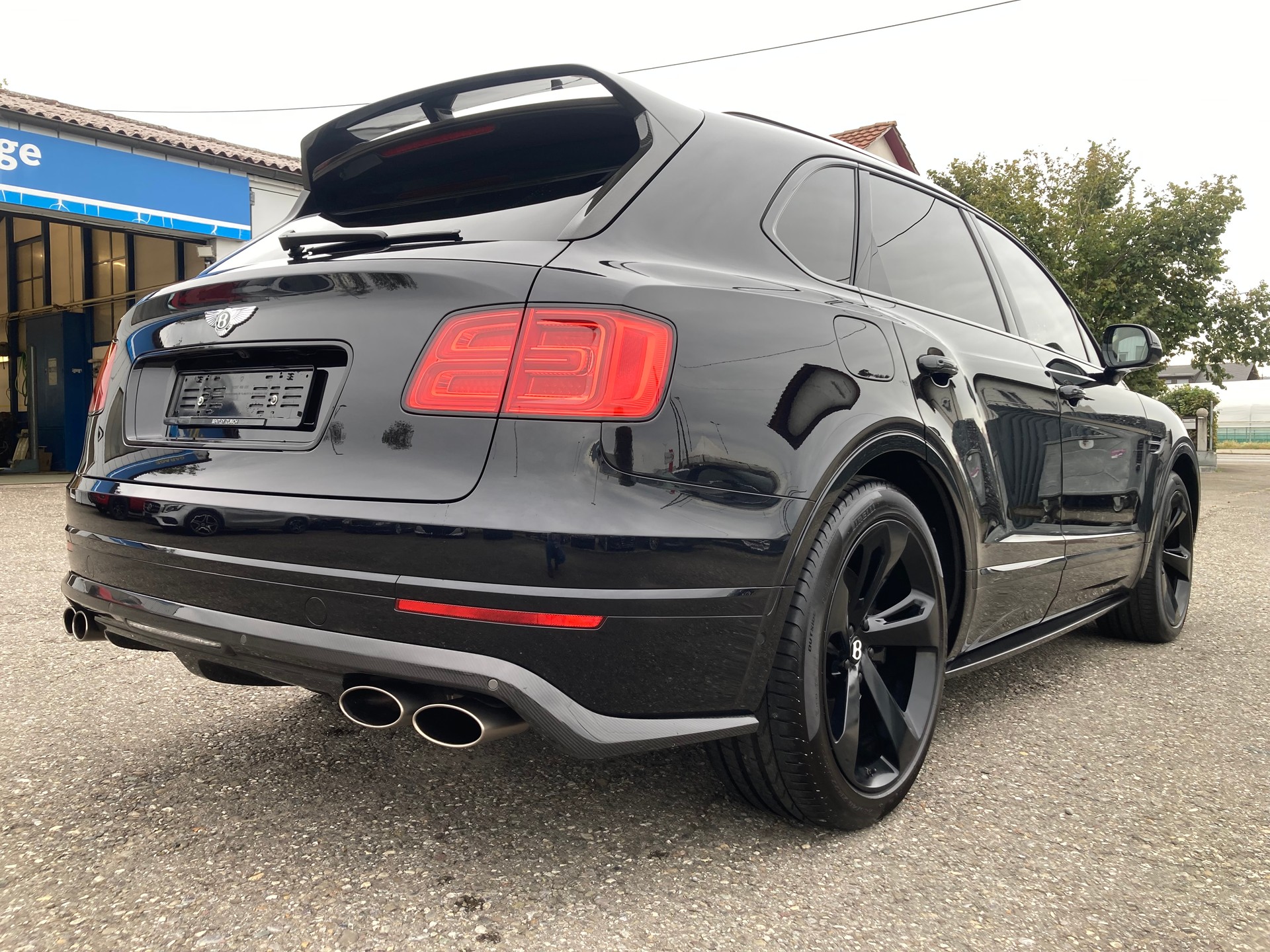 BENTLEY Bentayga W12 *Akrapovic*Blackline*-image-5