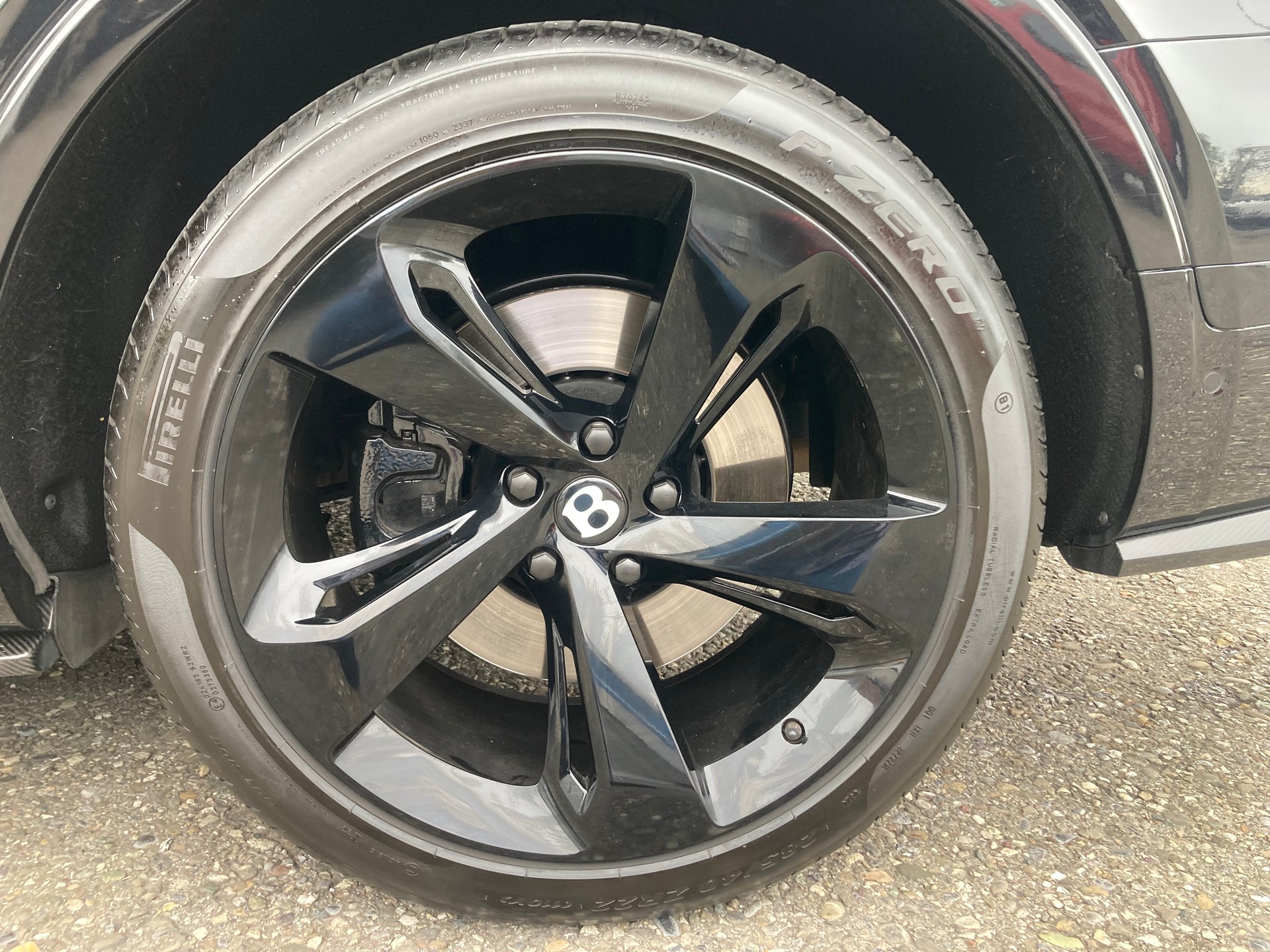 BENTLEY Bentayga W12 *Akrapovic*Blackline*-image-9