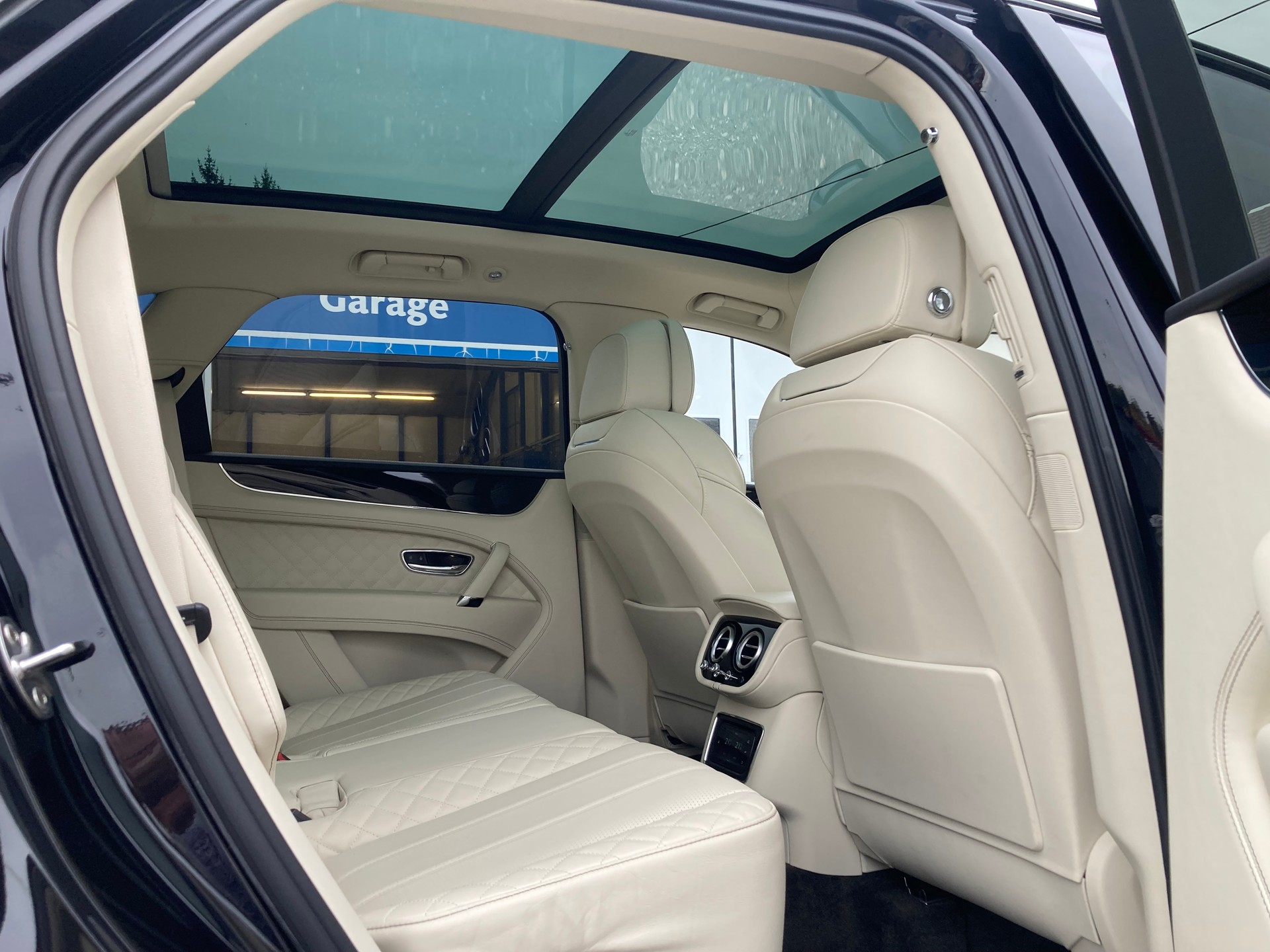 BENTLEY Bentayga W12 *Akrapovic*Blackline*-image-13