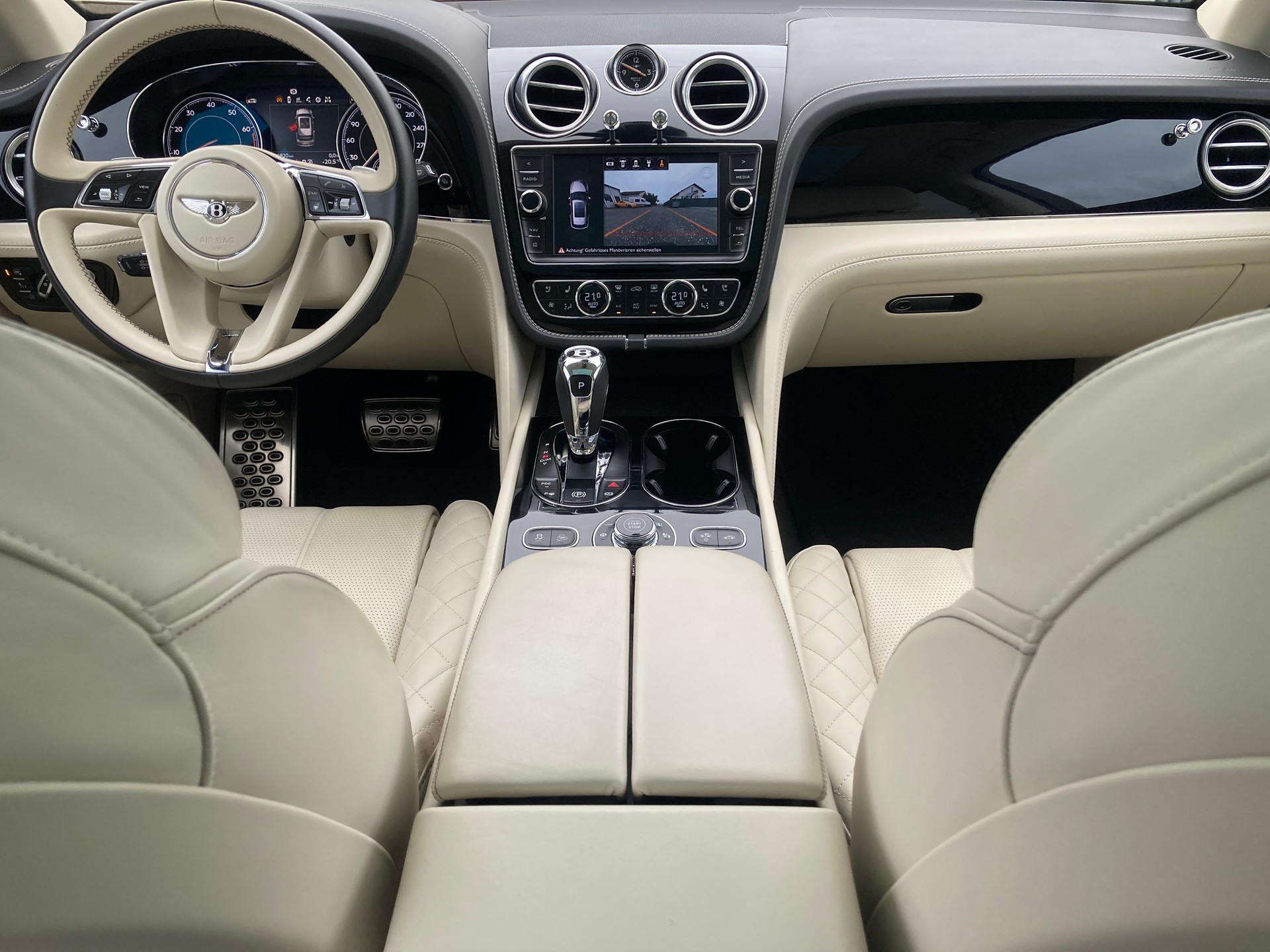 BENTLEY Bentayga W12 *Akrapovic*Blackline*-image-15