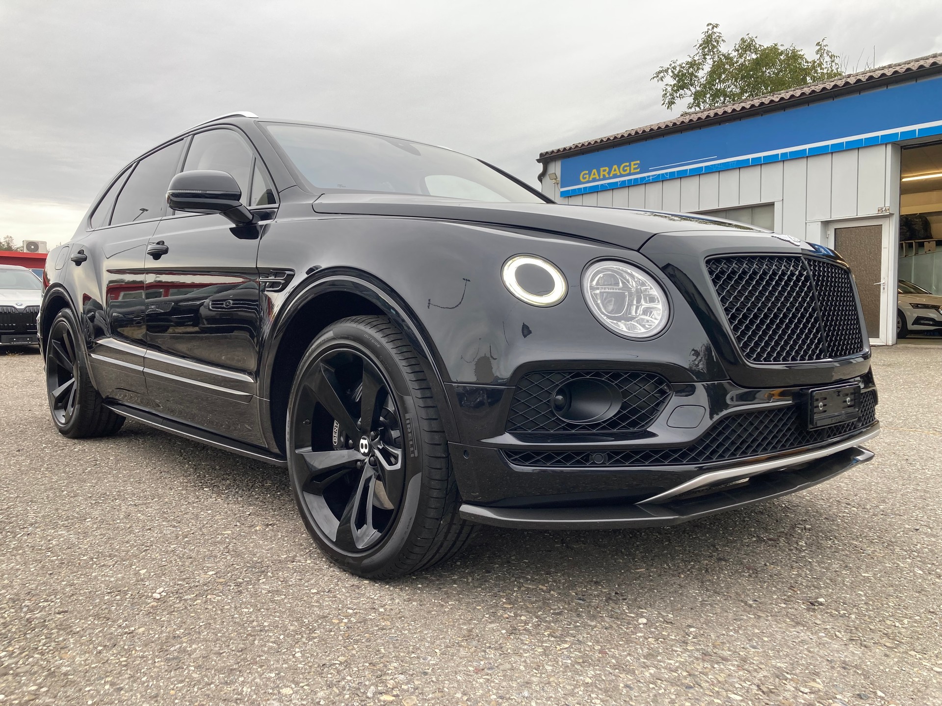 BENTLEY Bentayga W12 *Akrapovic*Blackline*-image-2