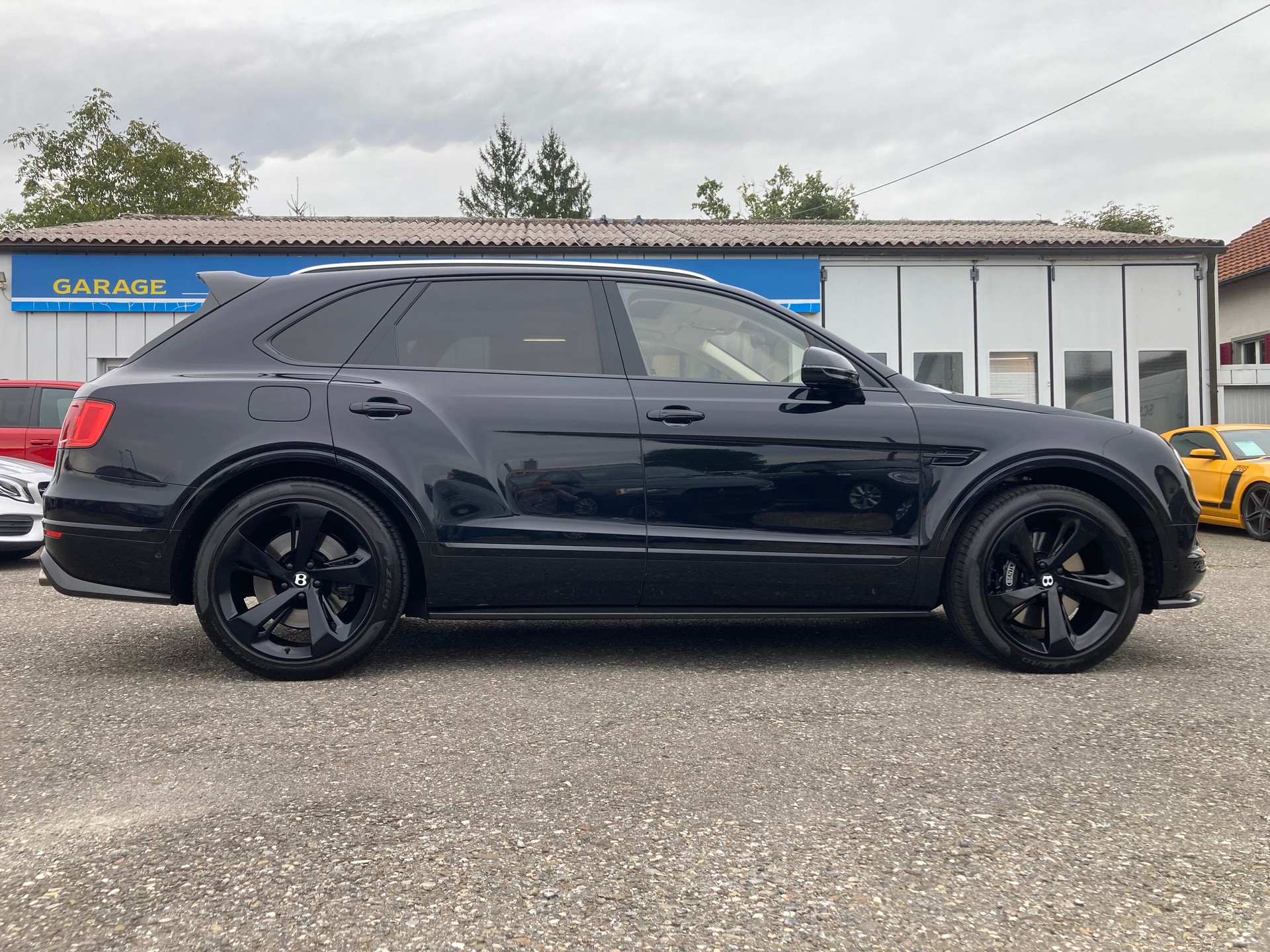BENTLEY Bentayga W12 *Akrapovic*Blackline*-image-6