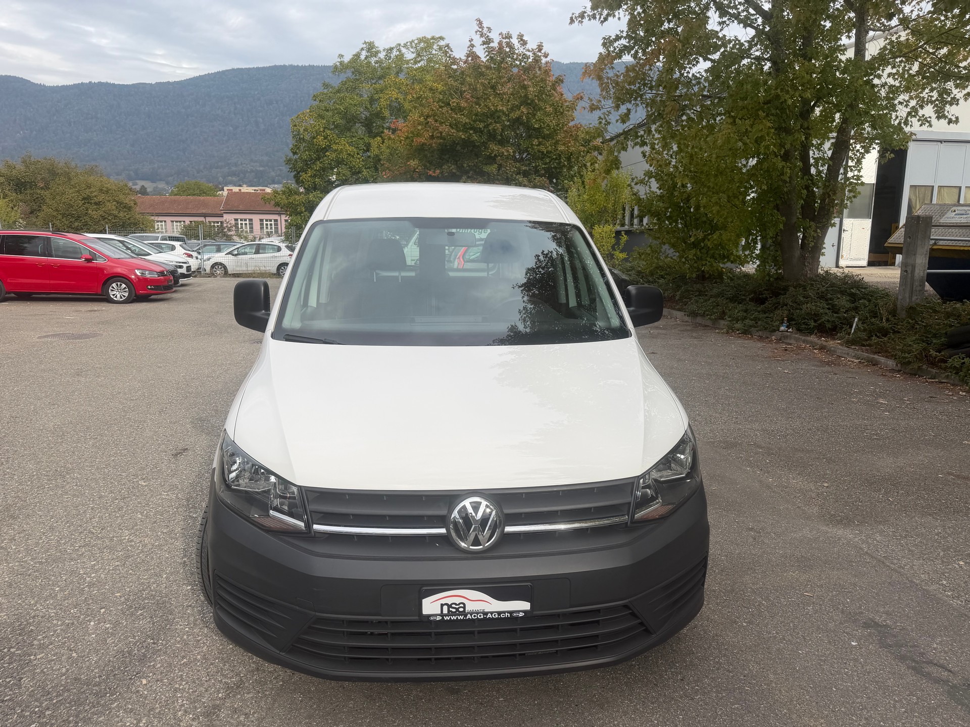 VW Caddy Maxi 2.0TDI BlueMotion Technology * Gr. Navi * Klimaanlage * PDC H * Tempomat * AHK 1500Kg * Frisch Ab MFK-image-1