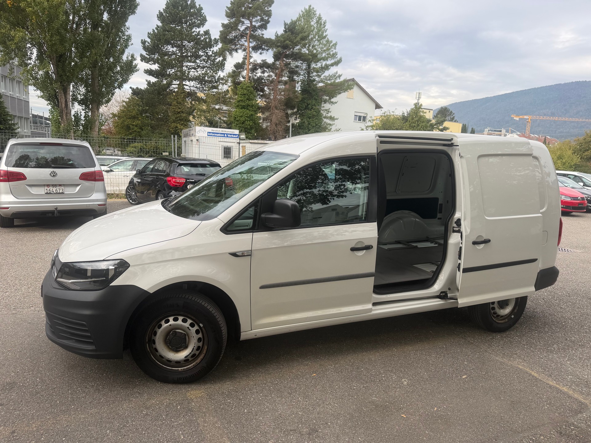 VW Caddy Maxi 2.0TDI BlueMotion Technology * Gr. Navi * Klimaanlage * PDC H * Tempomat * AHK 1500Kg * Frisch Ab MFK-image-7