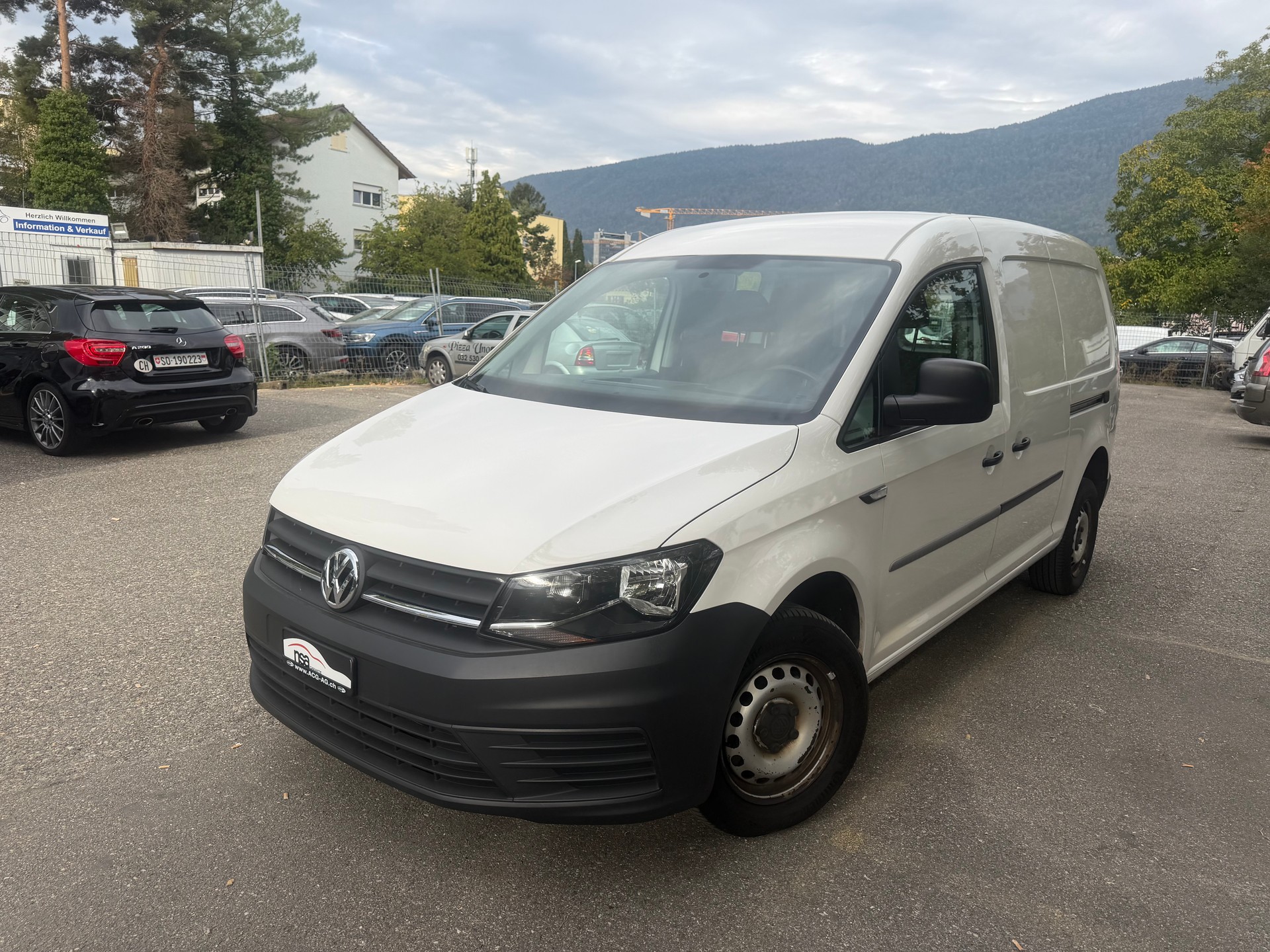 VW Caddy Maxi 2.0TDI BlueMotion Technology * Gr. Navi * Klimaanlage * PDC H * Tempomat * AHK 1500Kg * Frisch Ab MFK-image-0