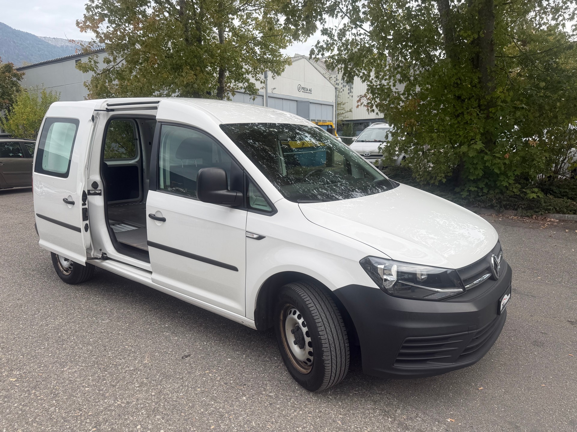 VW Caddy Maxi 2.0TDI BlueMotion Technology * Gr. Navi * Klimaanlage * PDC H * Tempomat * AHK 1500Kg * Frisch Ab MFK-image-8