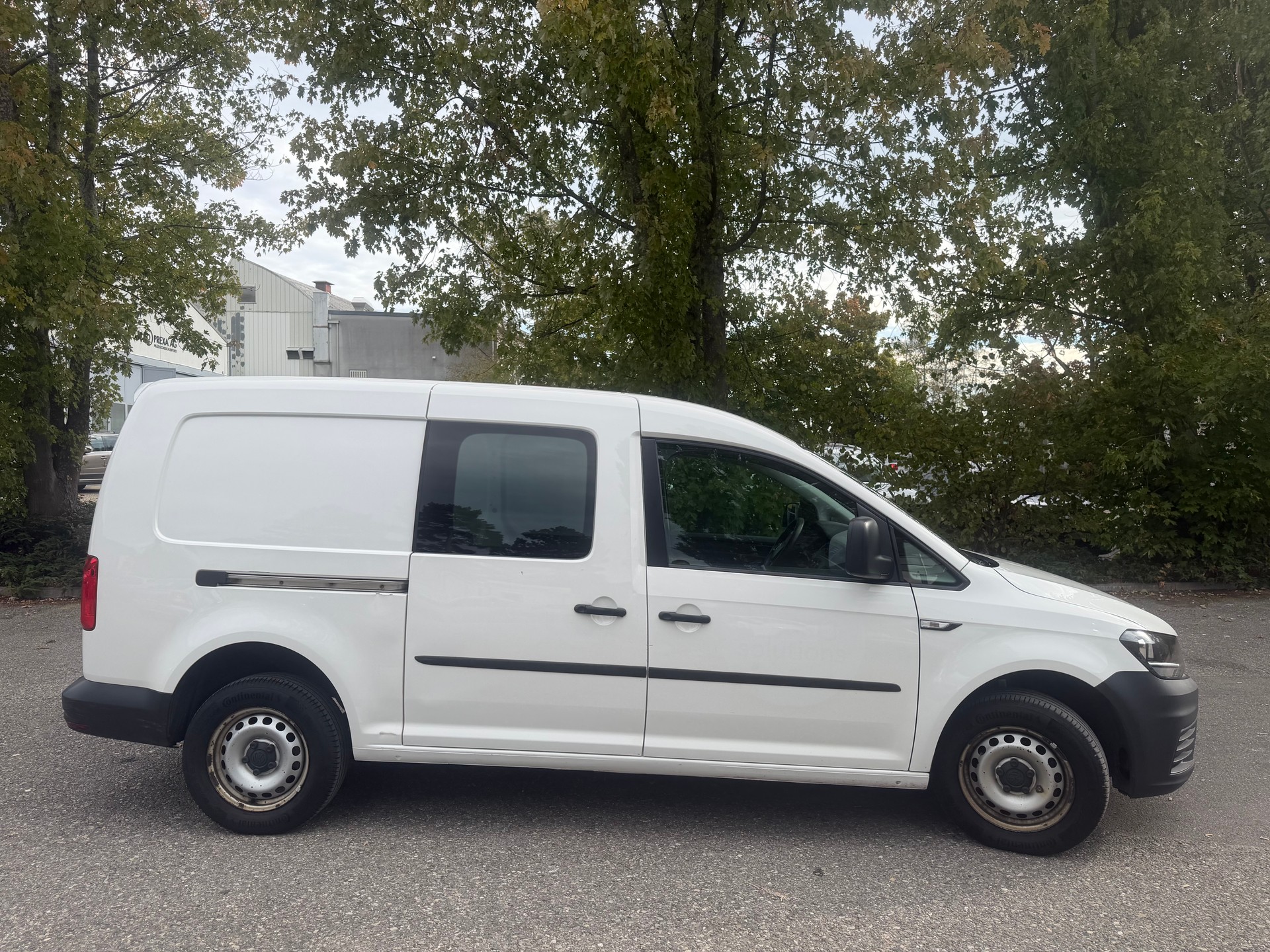 VW Caddy Maxi 2.0TDI BlueMotion Technology * Gr. Navi * Klimaanlage * PDC H * Tempomat * AHK 1500Kg * Frisch Ab MFK-image-9