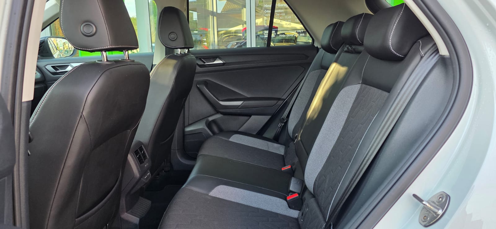 VW T-Roc 2.0 TDI SCR Life-image-12