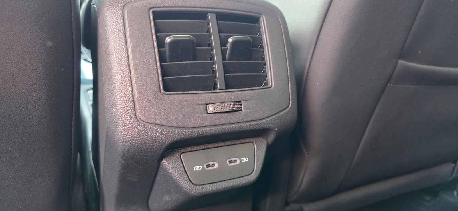 VW T-Roc 2.0 TDI SCR Life-image-18