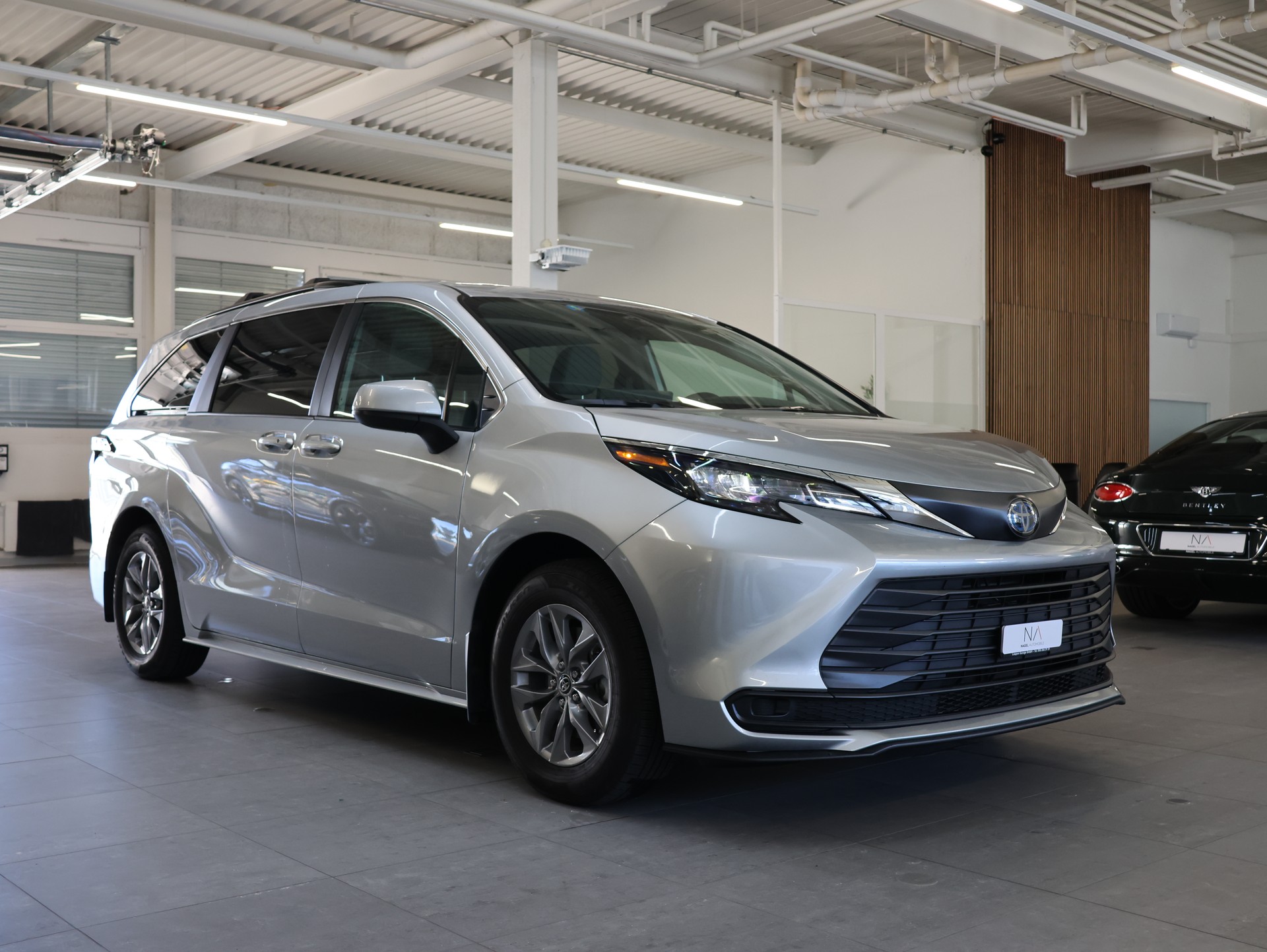 TOYOTA SIENNA 2025 HYBRID 4WD *8-SITZER*-showroom-element-2