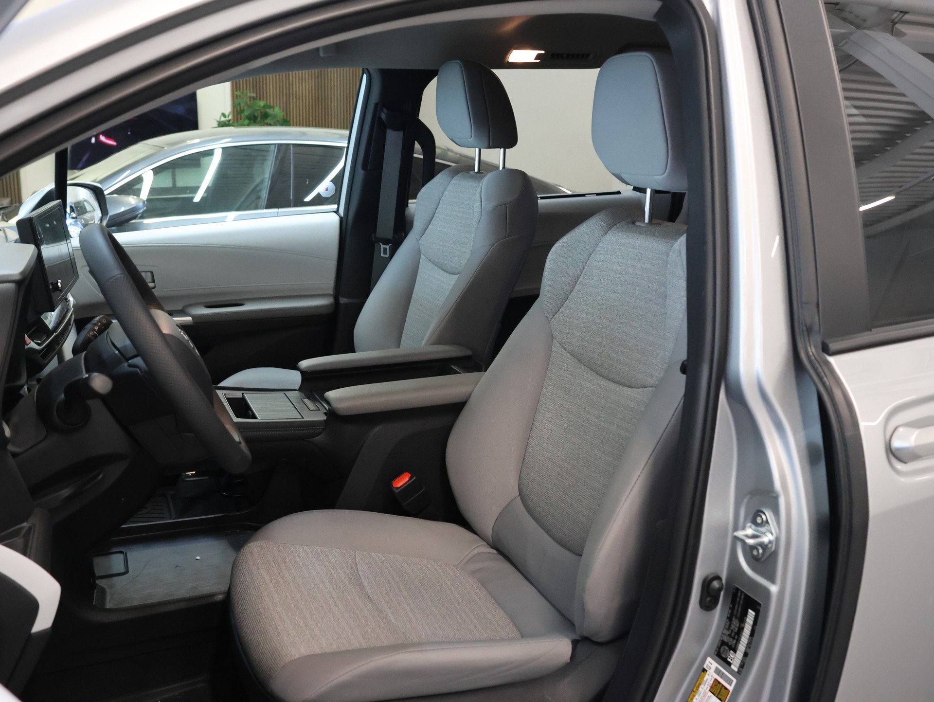 TOYOTA SIENNA 2025 HYBRID 4WD *8-SITZER*-image-11