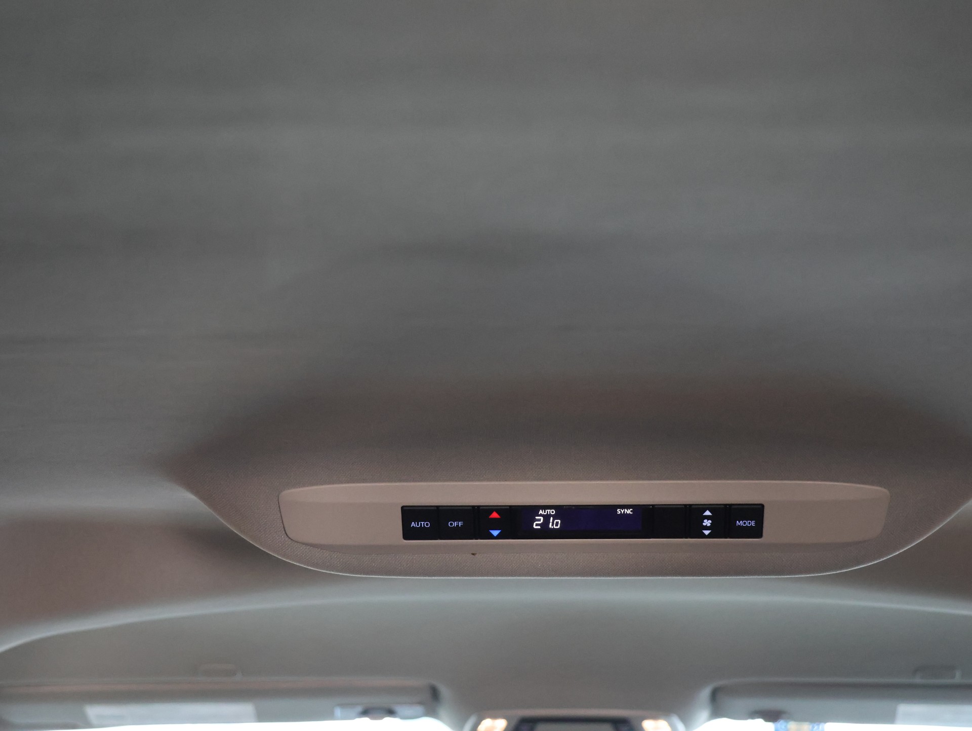 TOYOTA SIENNA 2025 HYBRID 4WD *8-SITZER*-image-22