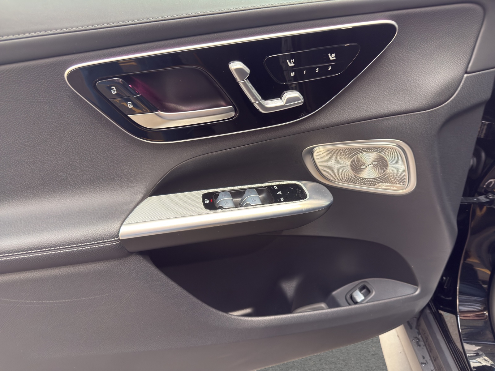 MERCEDES-BENZ GLC 200 4M - AMG / DISTRONIC / 360 Grad Kamera / Sitzklima / Soundsystem-image-12