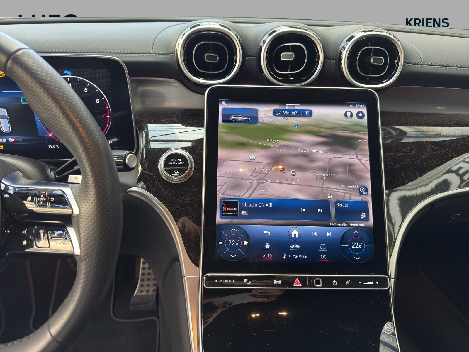 MERCEDES-BENZ GLC 200 4M - AMG / DISTRONIC / 360 Grad Kamera / Sitzklima / Soundsystem-image-11