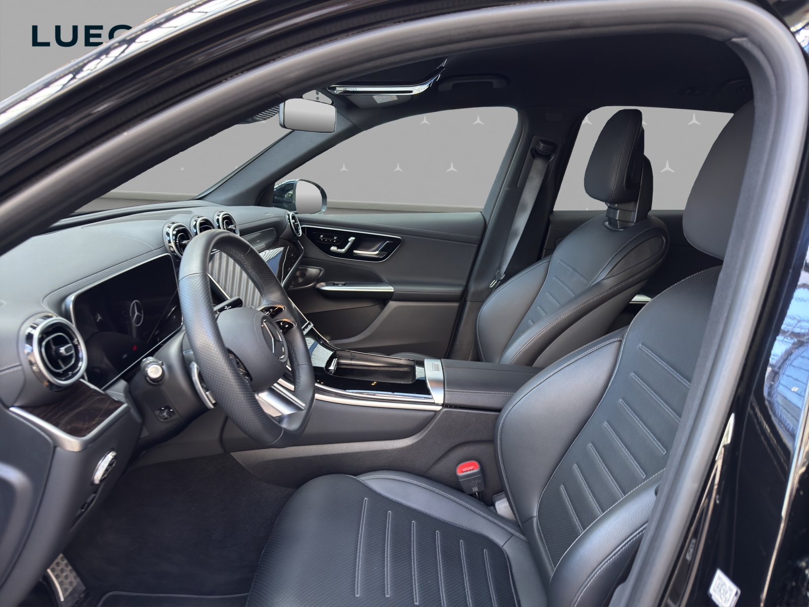 MERCEDES-BENZ GLC 200 4M - AMG / DISTRONIC / 360 Grad Kamera / Sitzklima / Soundsystem-image-7