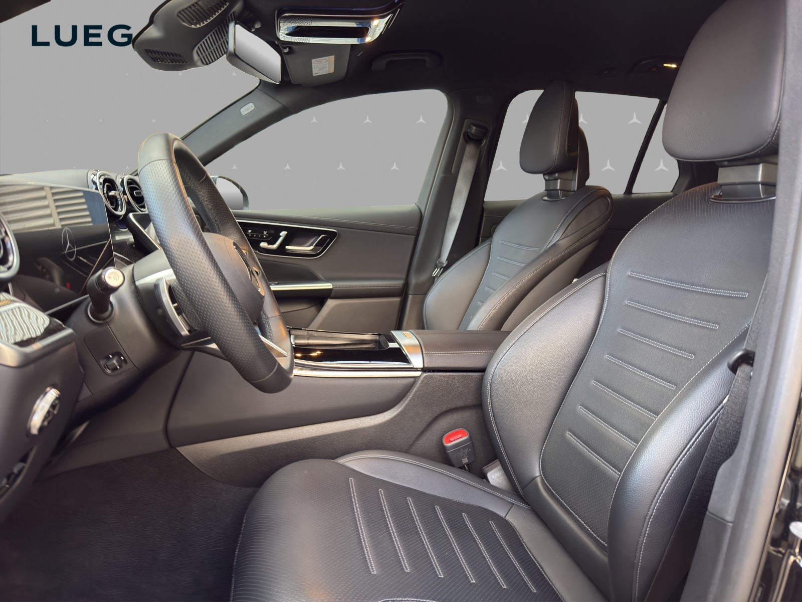 MERCEDES-BENZ GLC 200 4M - AMG / DISTRONIC / 360 Grad Kamera / Sitzklima / Soundsystem-image-8