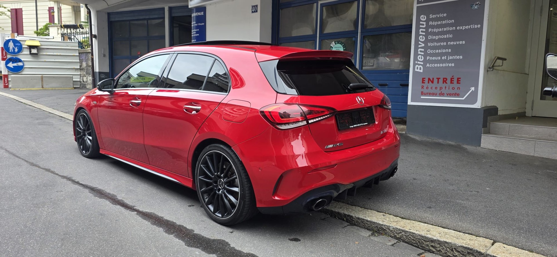 MERCEDES-BENZ A 35 AMG 4Matic Speedshift-image-3