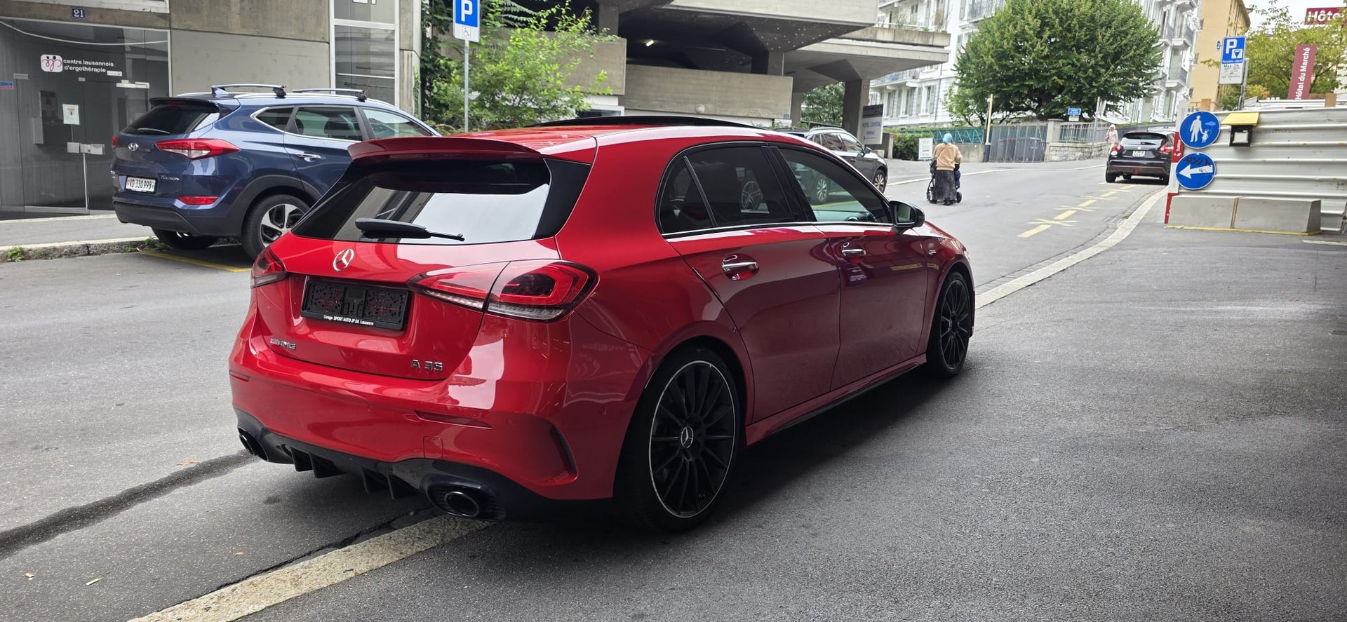 MERCEDES-BENZ A 35 AMG 4Matic Speedshift-image-1