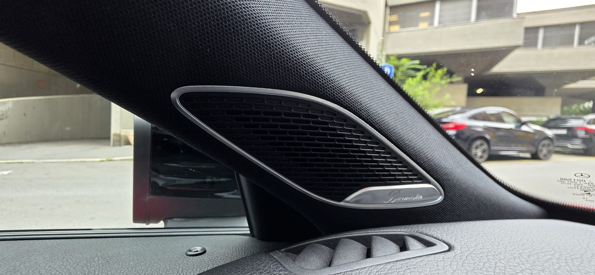 MERCEDES-BENZ A 35 AMG 4Matic Speedshift-image-13