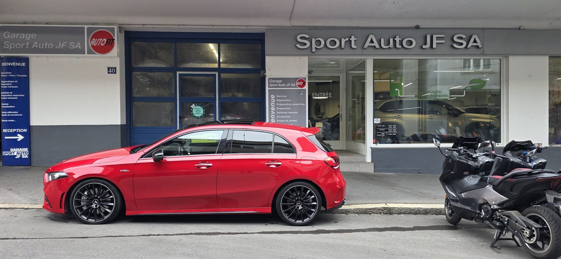 MERCEDES-BENZ A 35 AMG 4Matic Speedshift-image-4