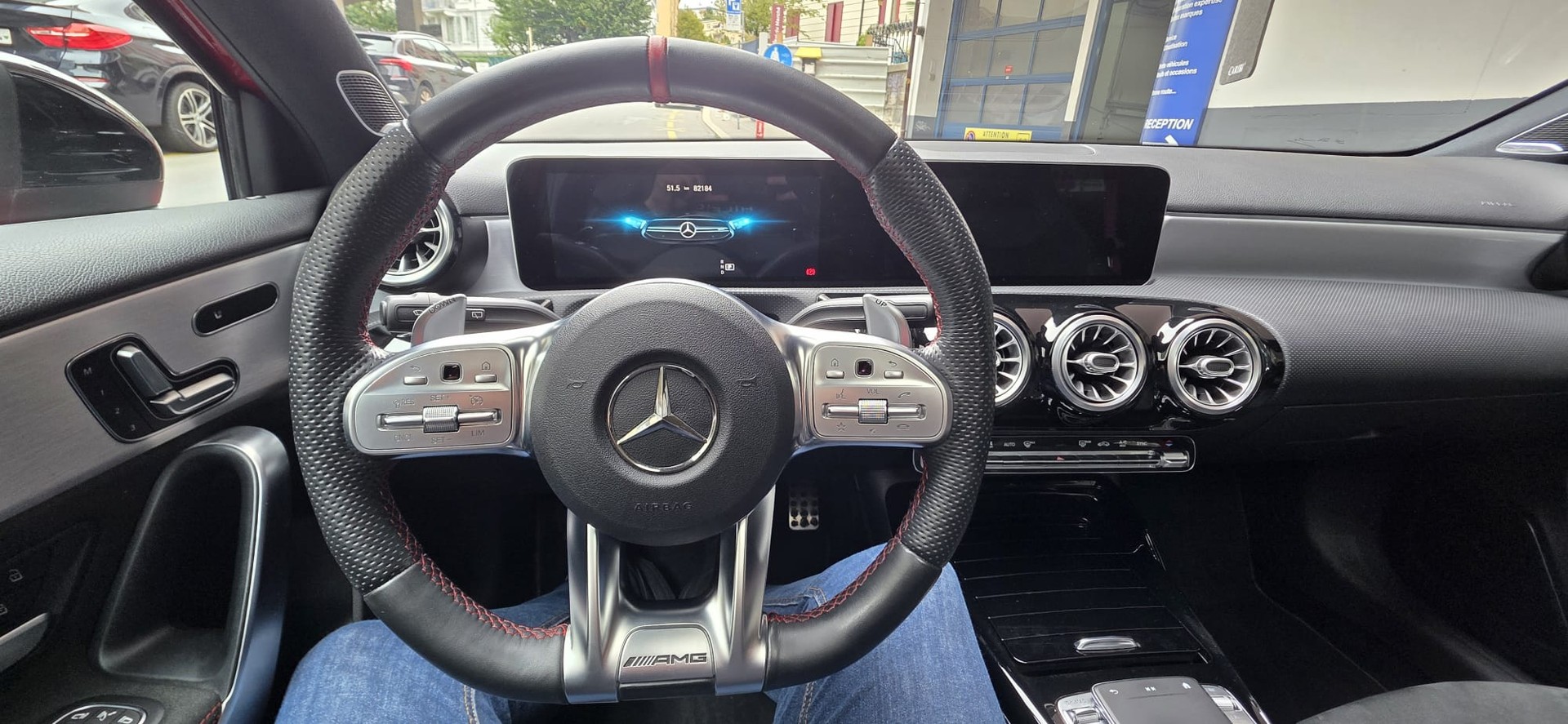 MERCEDES-BENZ A 35 AMG 4Matic Speedshift-image-9