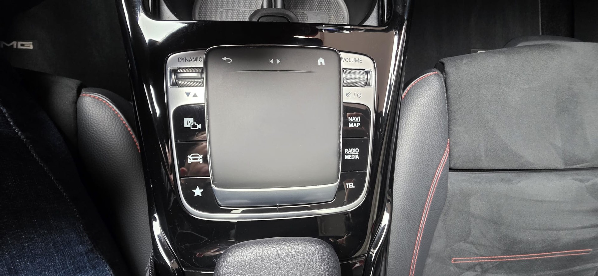 MERCEDES-BENZ A 35 AMG 4Matic Speedshift-image-16
