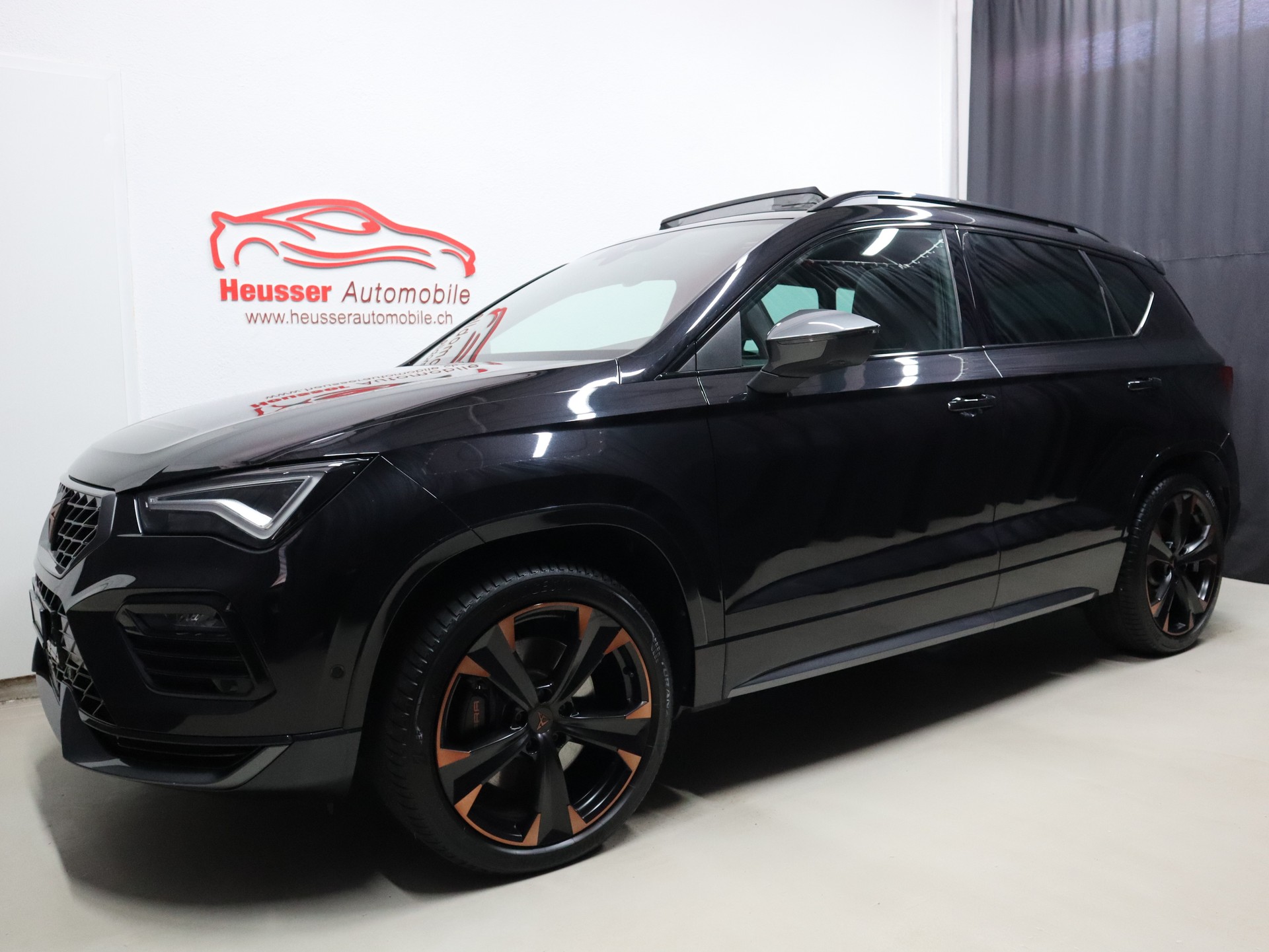 CUPRA Ateca 2.0TSI 4Drive DSG - Panorama - Navi - Beats - Sportsitze - 360° Kamera - Sitzmemory - 300 PS-image-1
