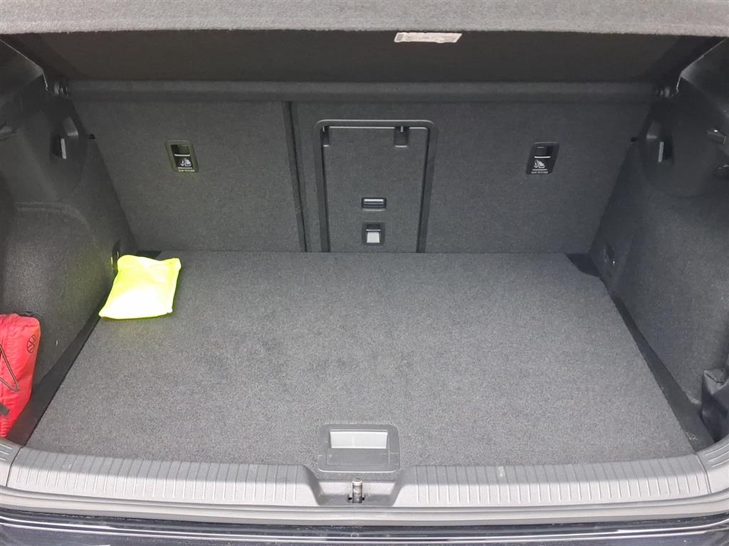 VW Golf 2.0 TSI R DSG 4Motion-image-11